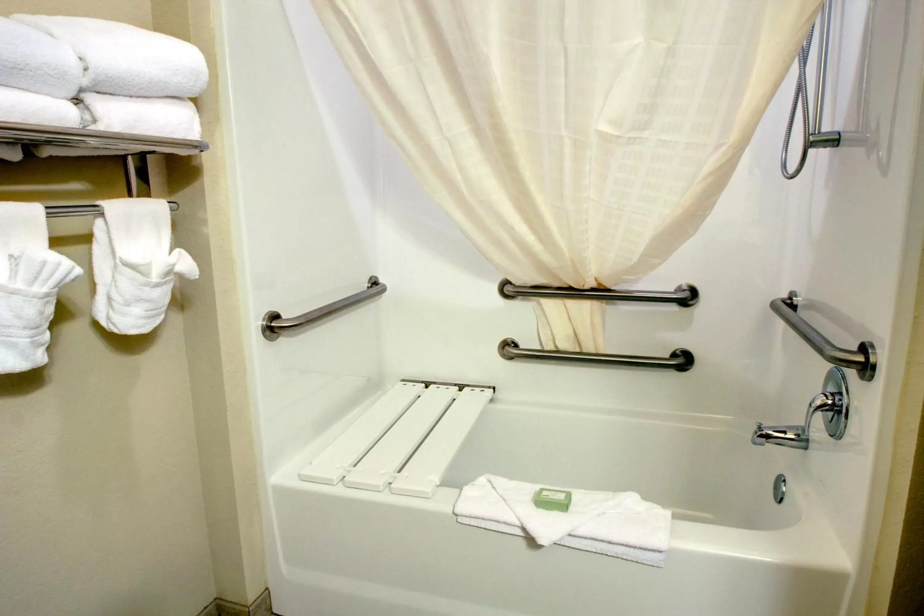 Bathroom in Cobblestone Inn & Suites - Linton