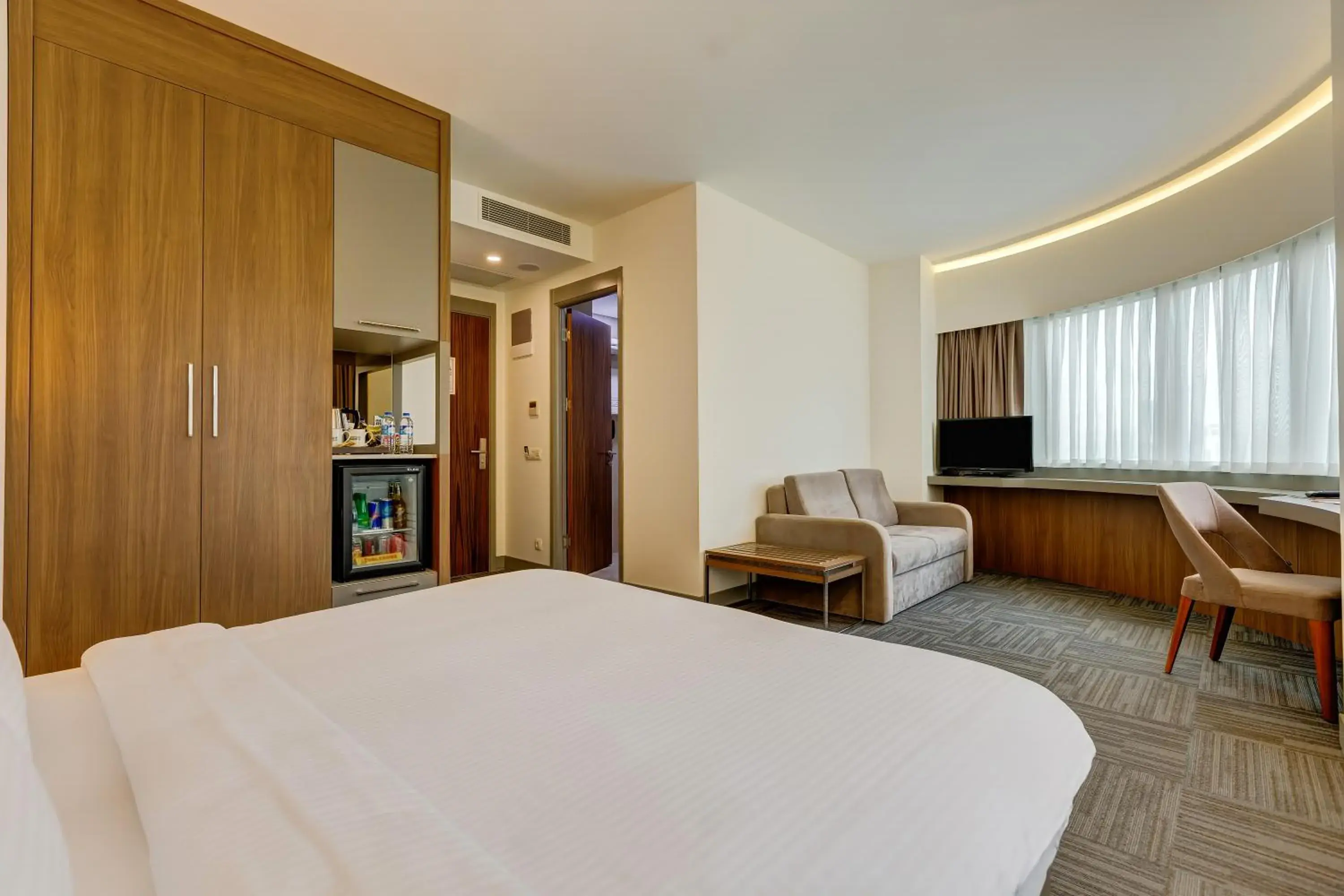 Photo of the whole room in Plus Hotel Bostanci Atasehir