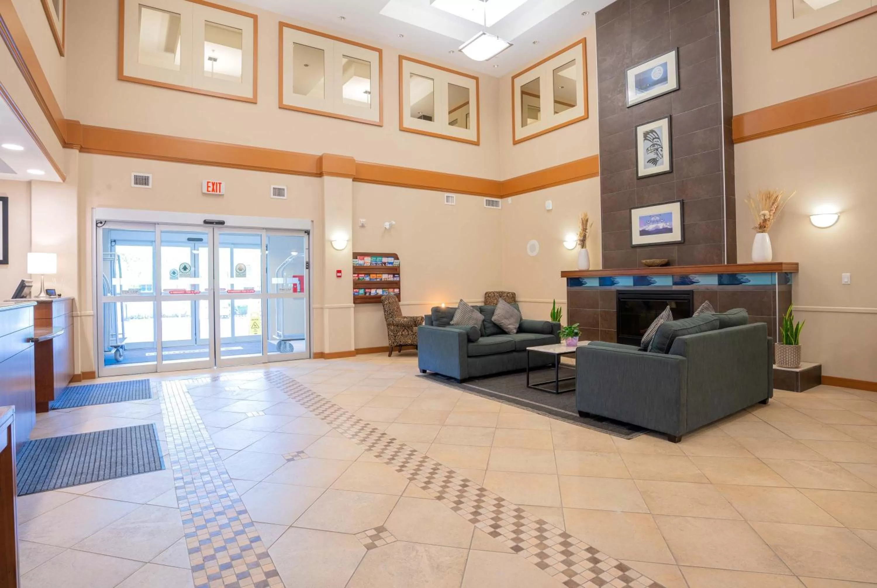 Lobby or reception in Sandman Hotel and Suites Squamish