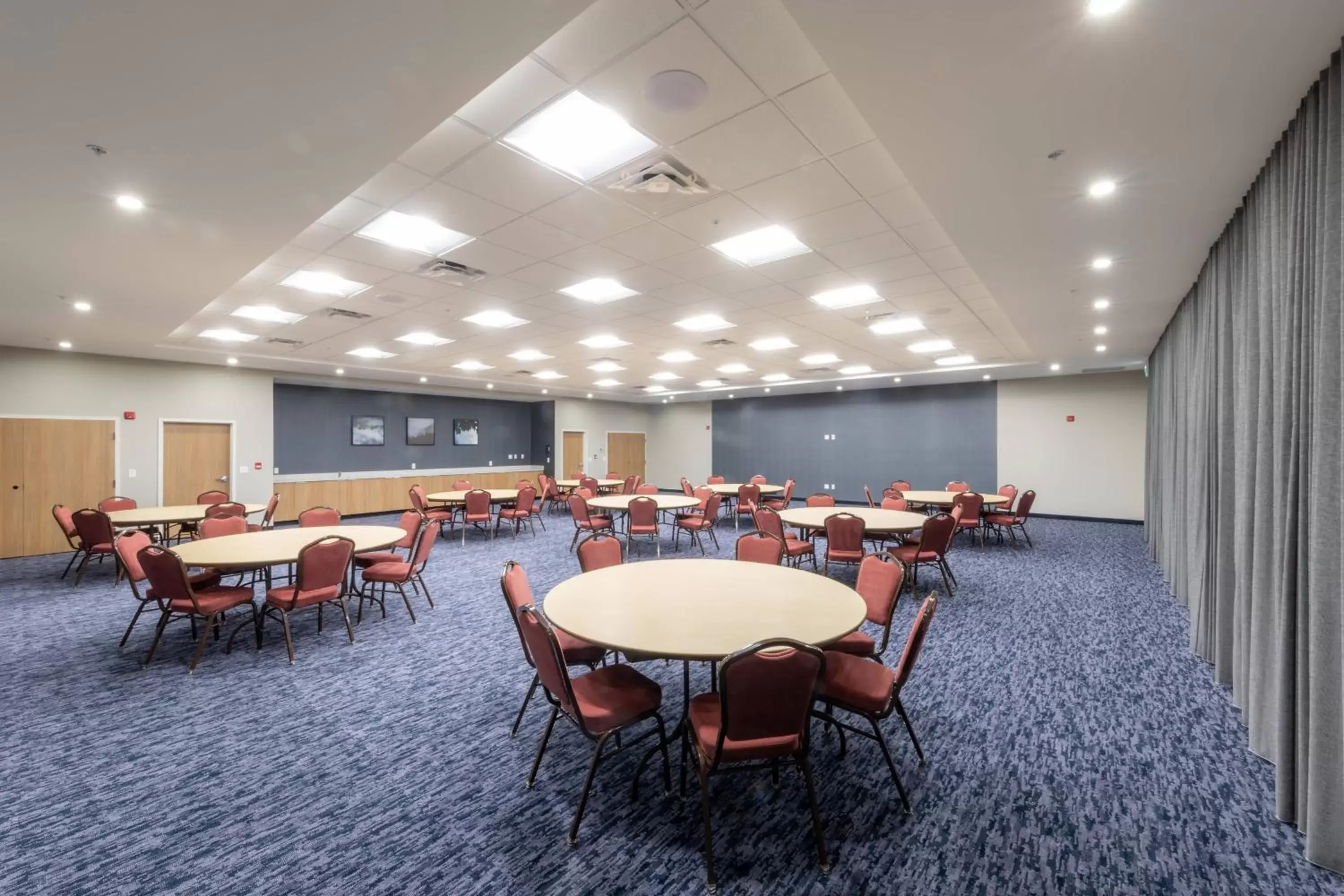 Meeting/conference room in Fairfield Inn & Suites by Marriott Salmon Arm