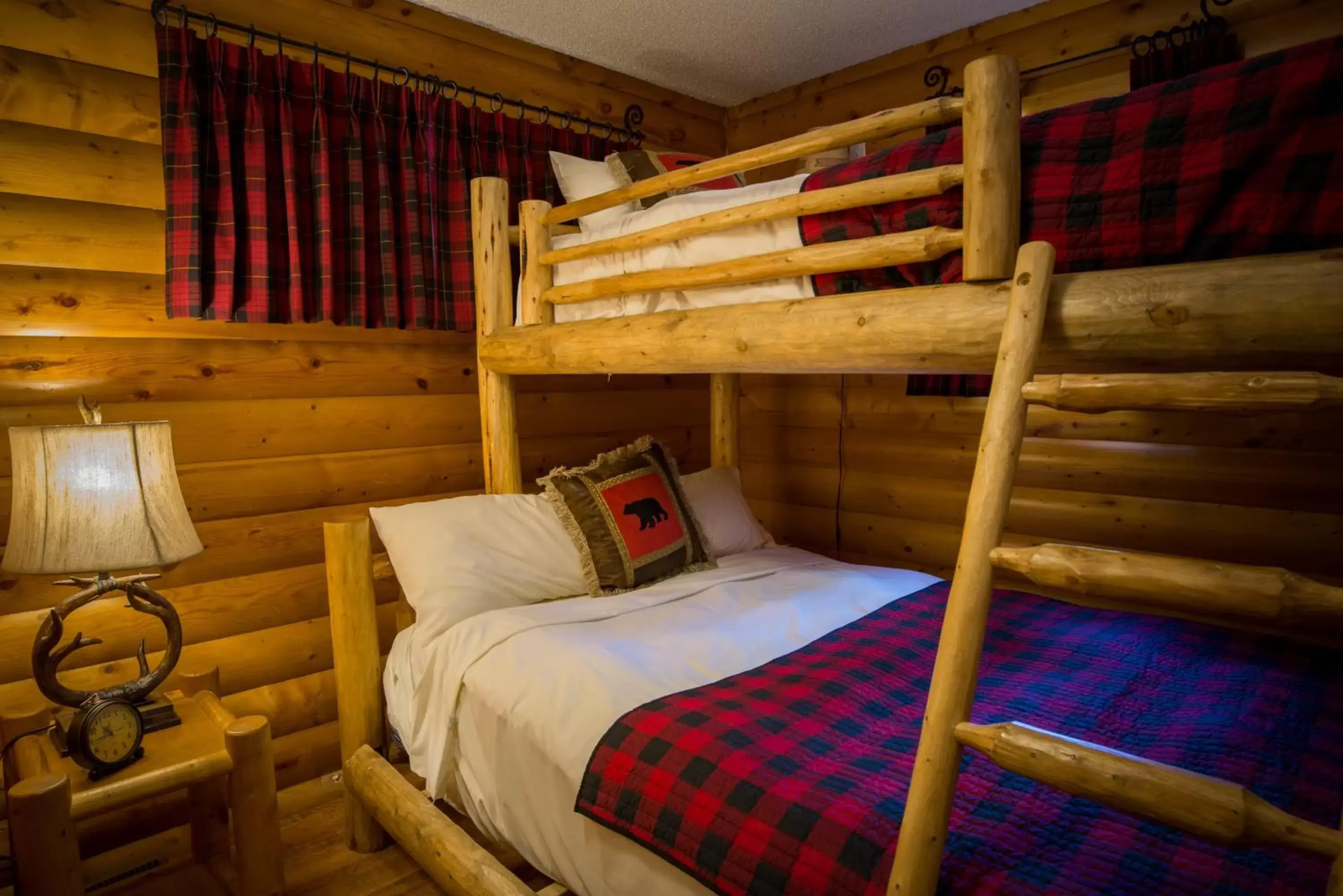 bunk bed in Baker Creek By Basecamp