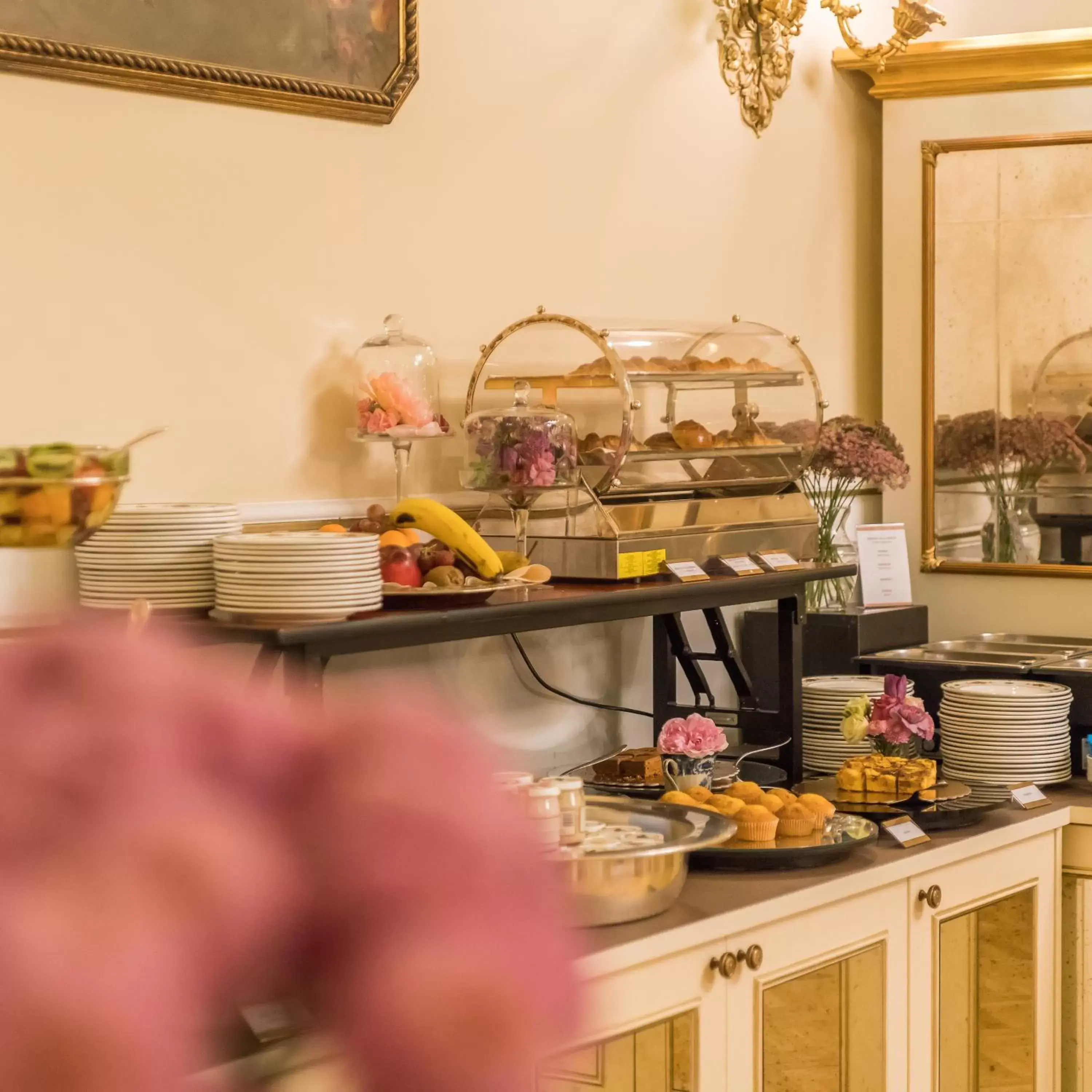 Buffet breakfast, Food in Hotel Bernini Palace