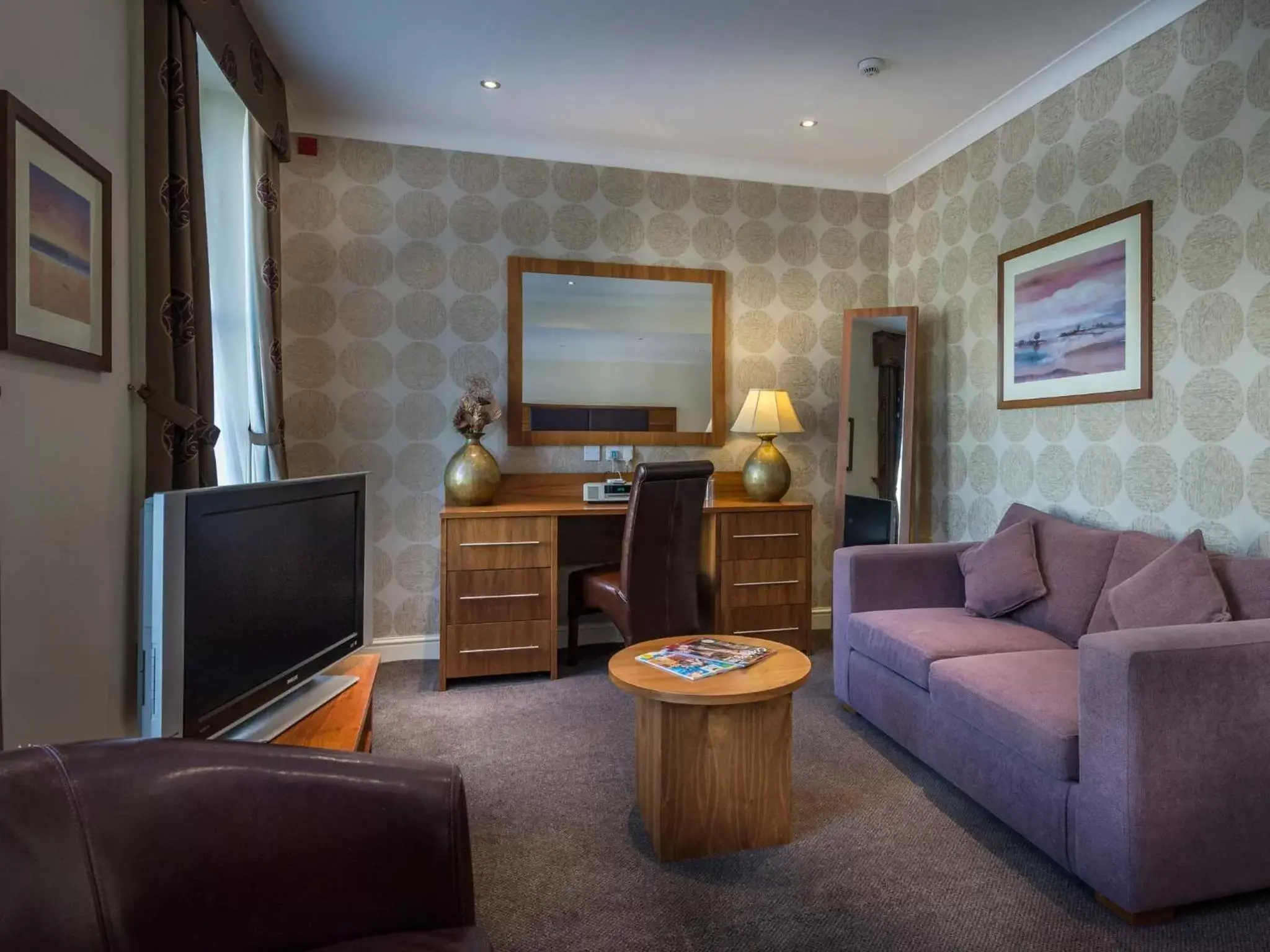 Bedroom, Seating Area in The White Hart Hotel, Boston, Lincolnshire