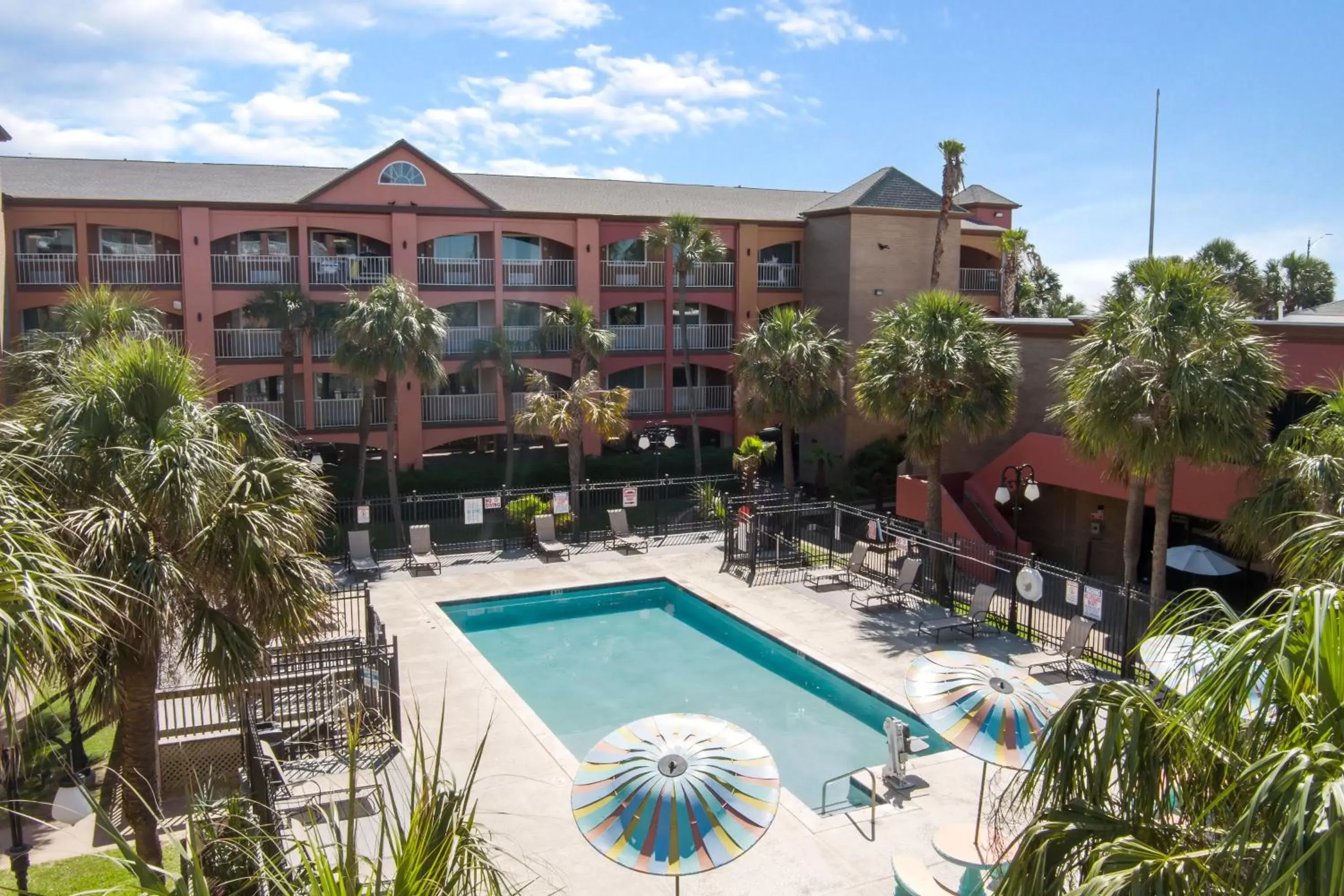 Swimming pool, Pool View in Beachfront Palms Hotel