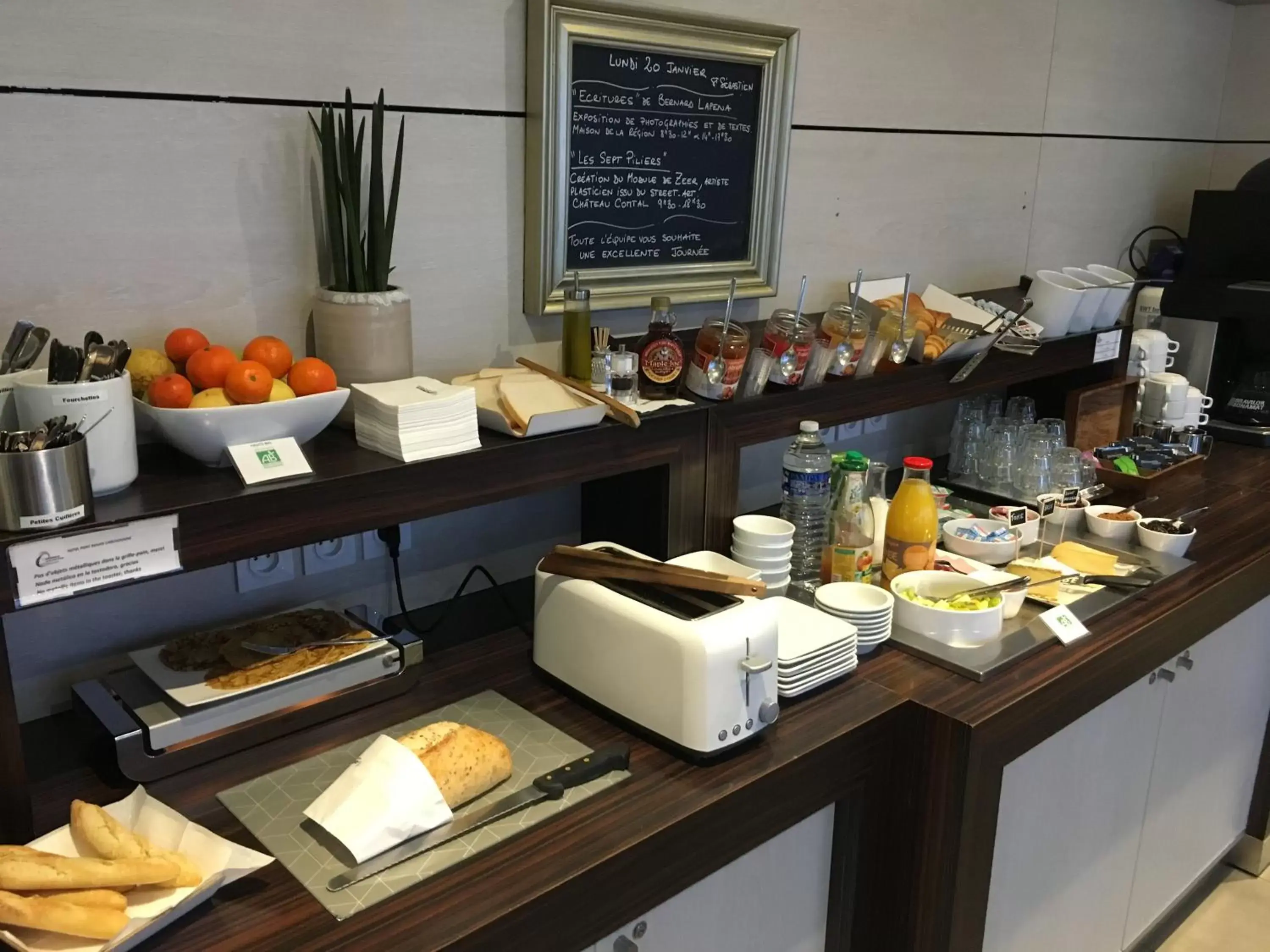 Breakfast, Food in The Originals City, Hôtel Pont Rouge (ex inter-hôtel), Carcassonne