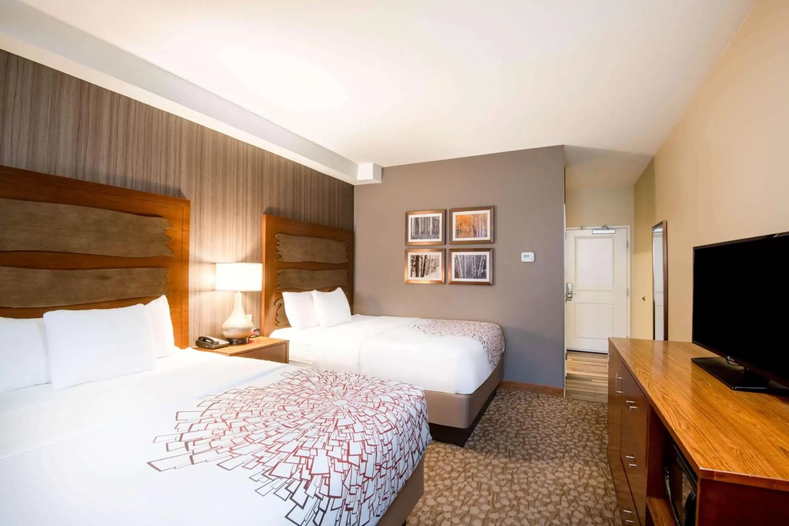 Photo of the whole room, Bed in La Quinta by Wyndham Durango Photo of the whole room, Bed in La Quinta by Wyndham Durango