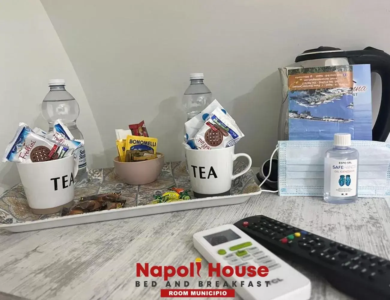 Coffee/tea facilities in B&B Napoli House