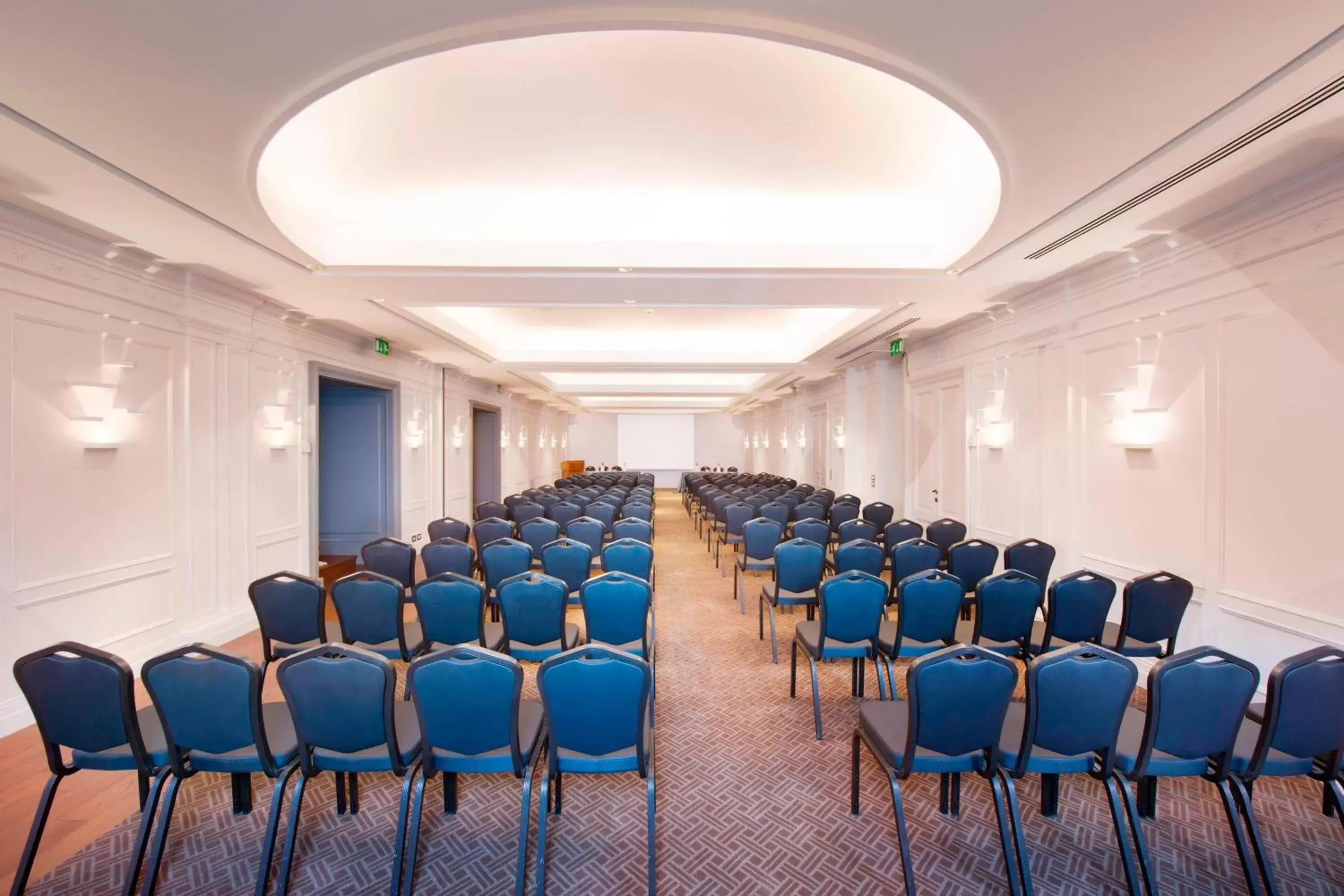 Meeting/conference room in Rome Marriott Grand Hotel Flora