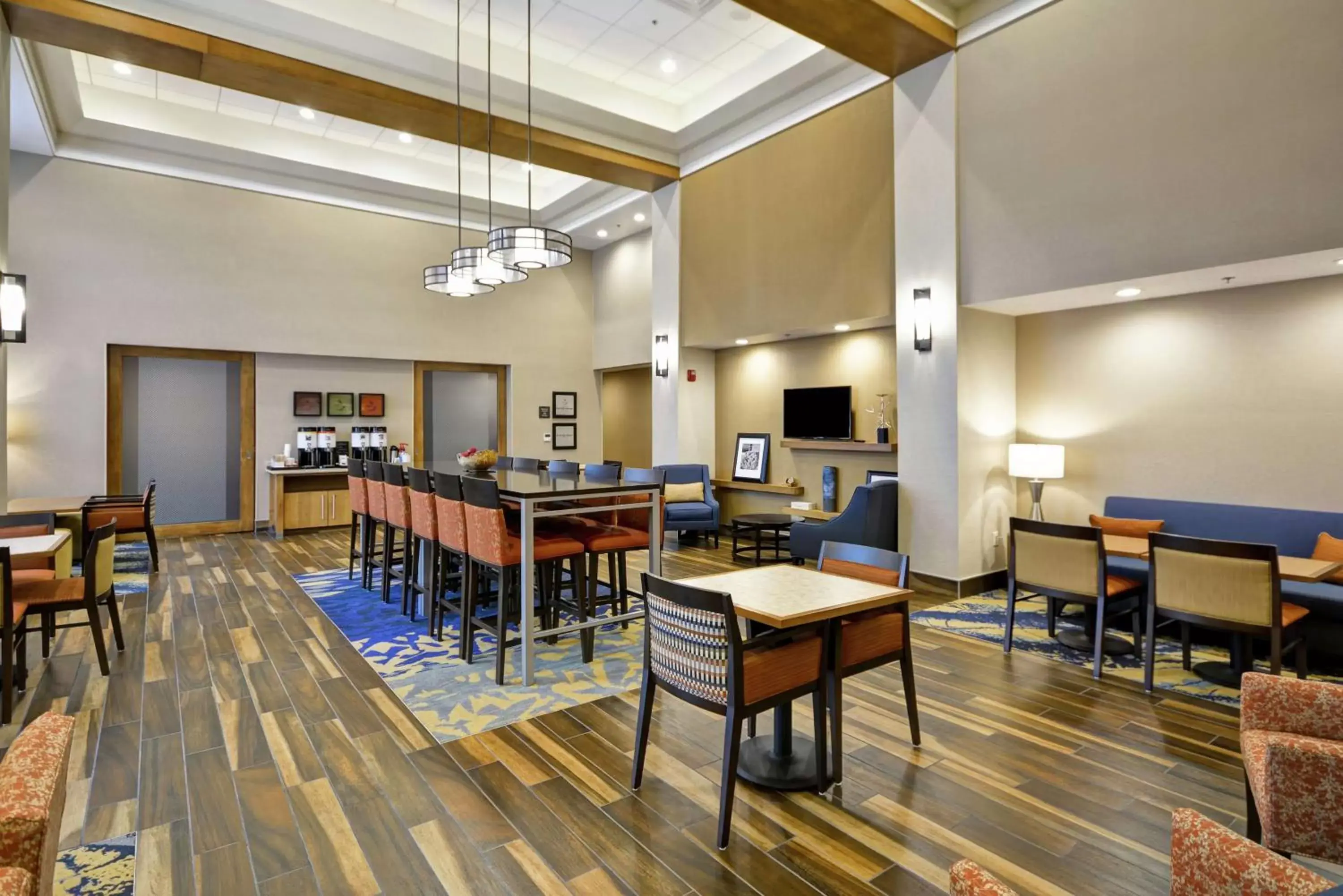 Dining area, Restaurant/Places to Eat in Hampton Inn Suites Grants Pass