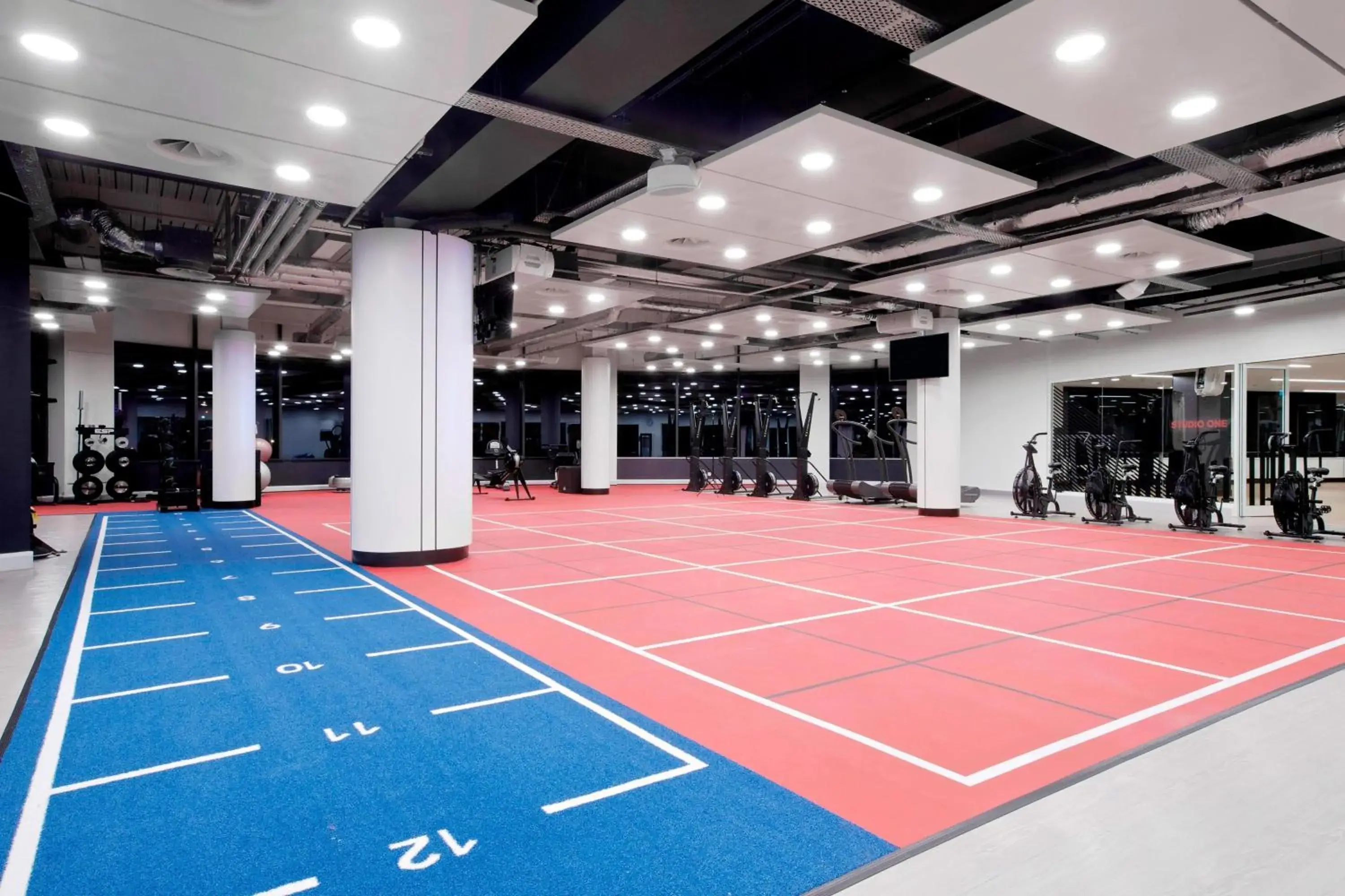 Area and facilities, Tennis/Squash in London Marriott Hotel Twickenham