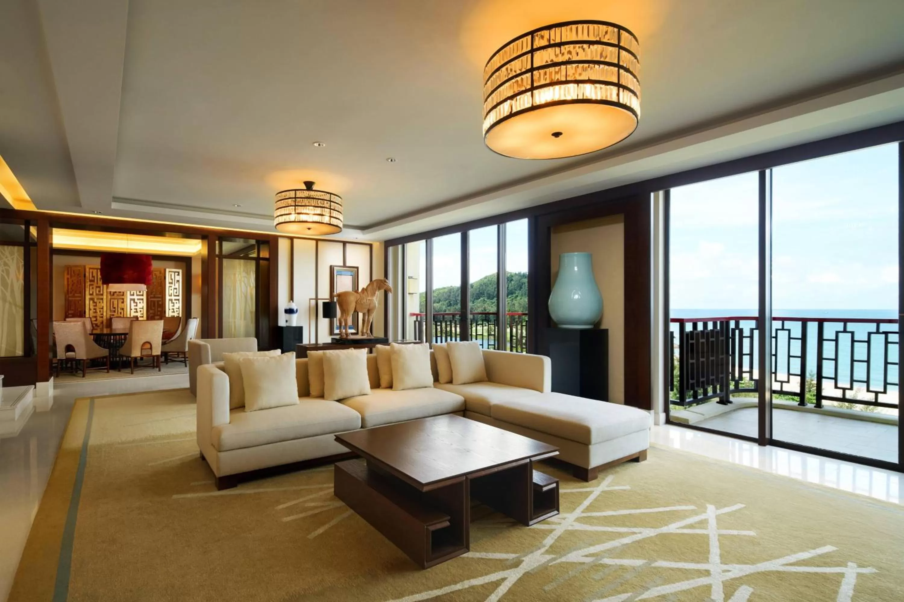 Living room in Sheraton Shenzhou Peninsula Resort