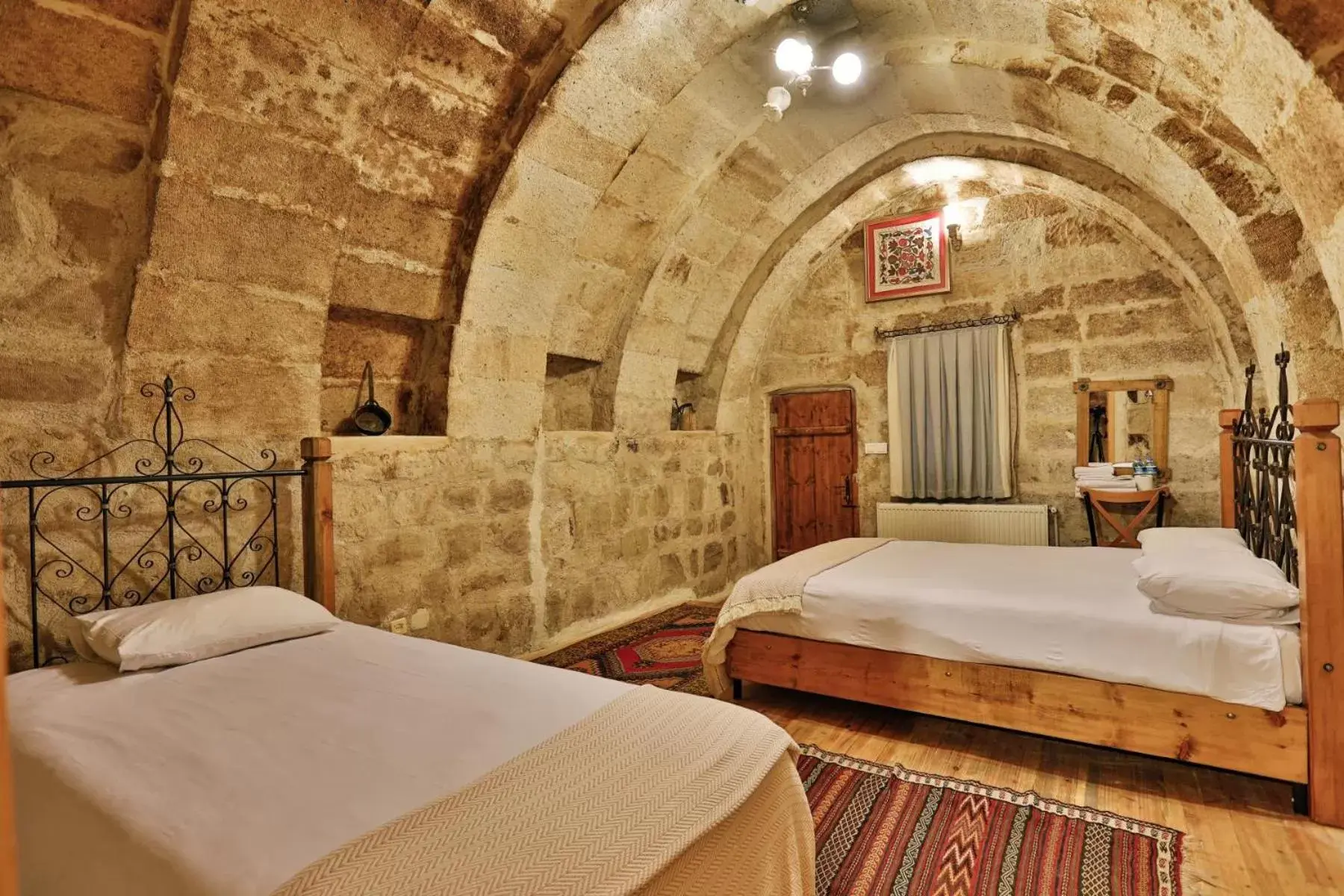 Photo of the whole room, Bed in Kookaburra Hotel Photo of the whole room, Bed in Kookaburra Hotel