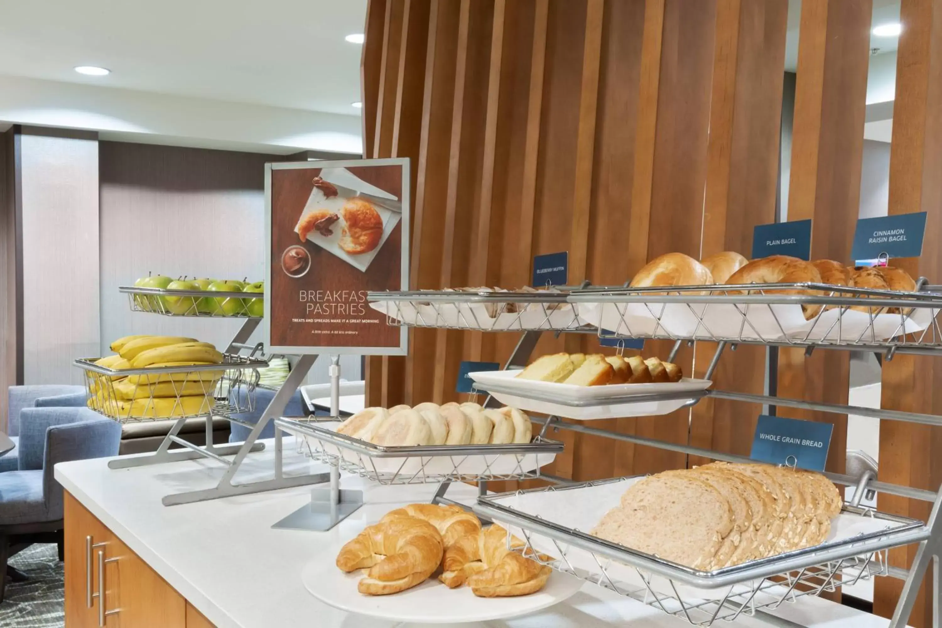 Breakfast in SpringHill Suites by Marriott Cleveland Solon