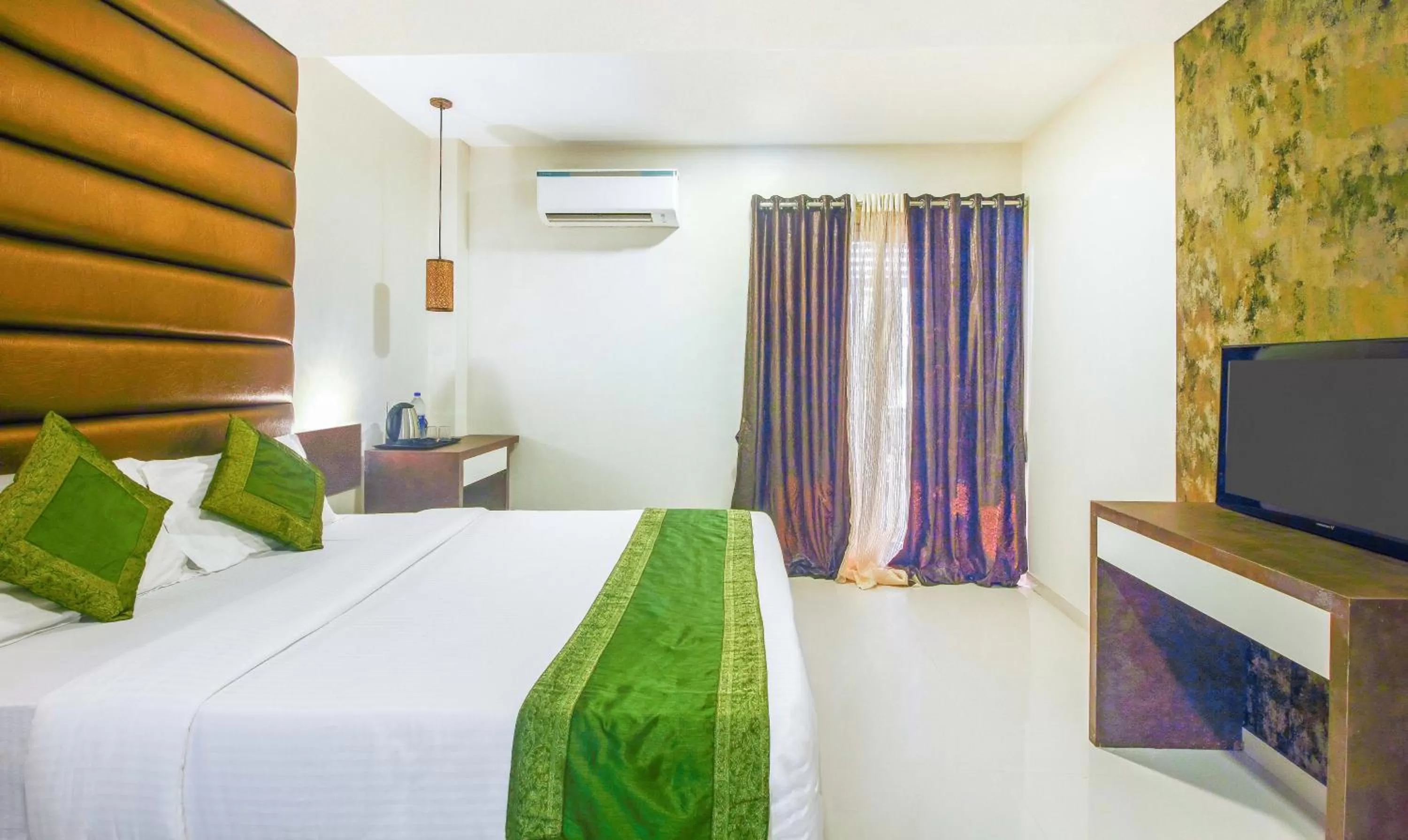 Bedroom, Bed in Treebo Blue Moon Powai