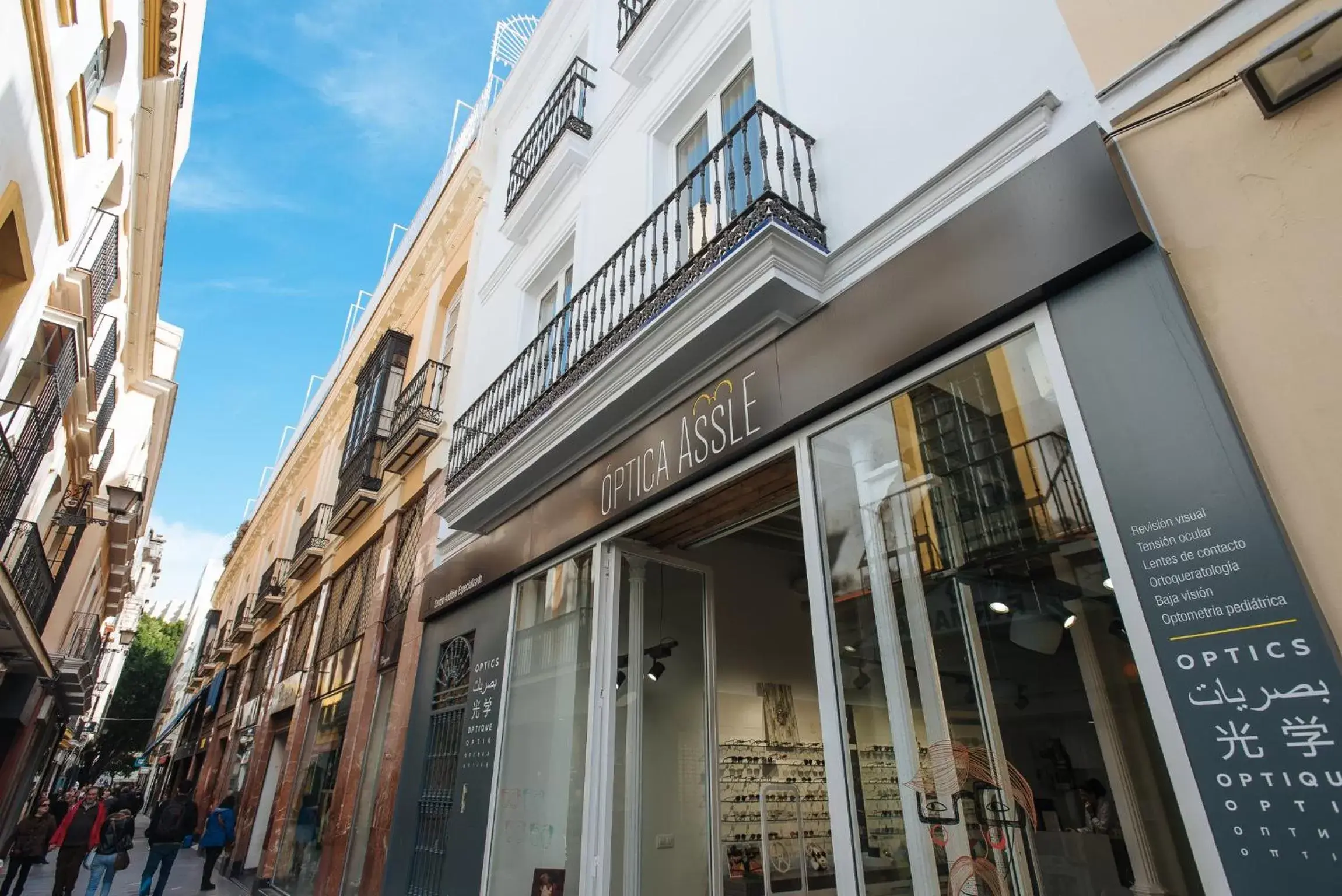 Facade/entrance, Property Building in Hommyhome Casa Assle