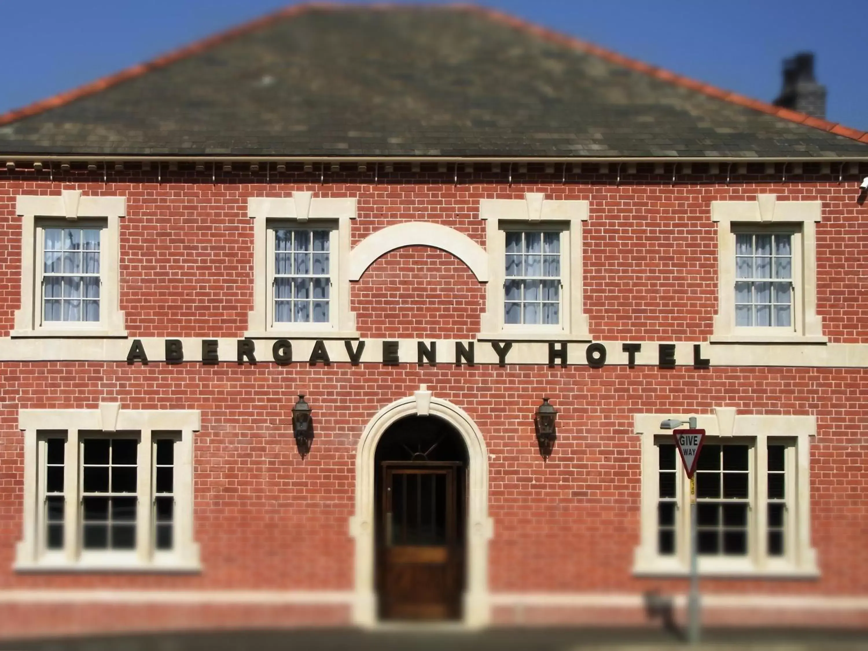 Facade/entrance, Property Building in Abergavenny Hotel