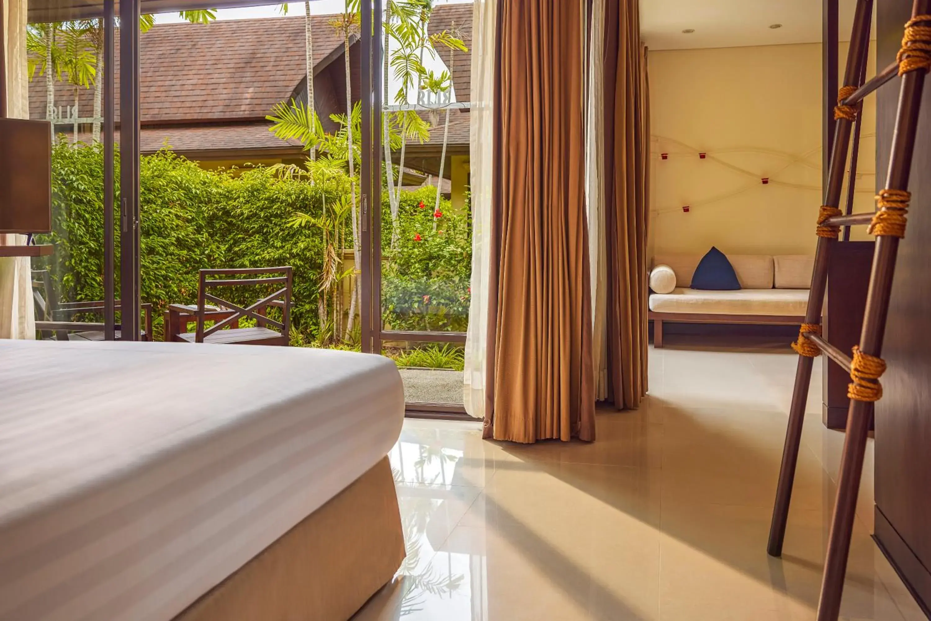 Bed in TUI BLUE The Passage Samui Private Pool Villas & Beach Resort