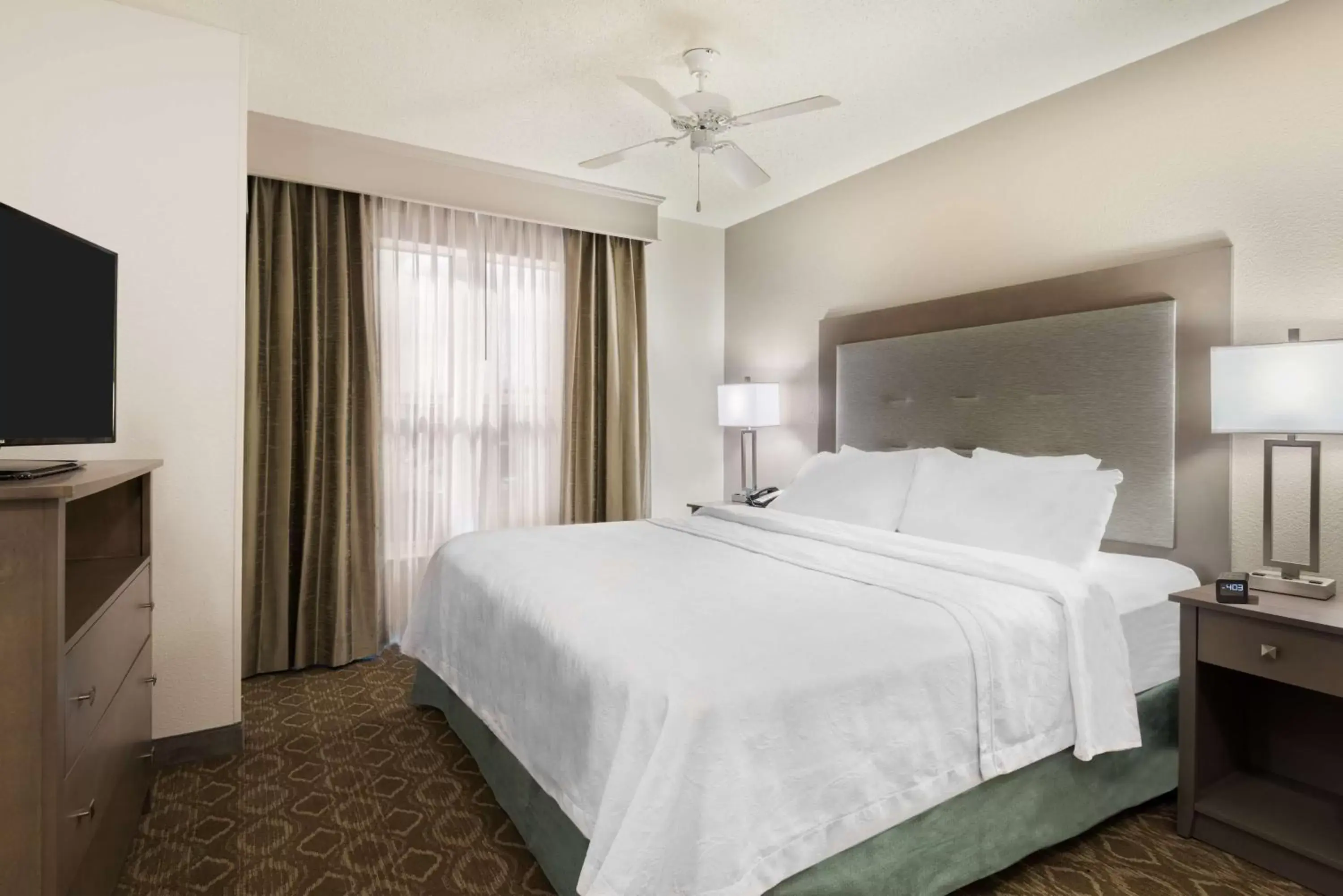 Bed in Homewood Suites by Hilton Baton Rouge