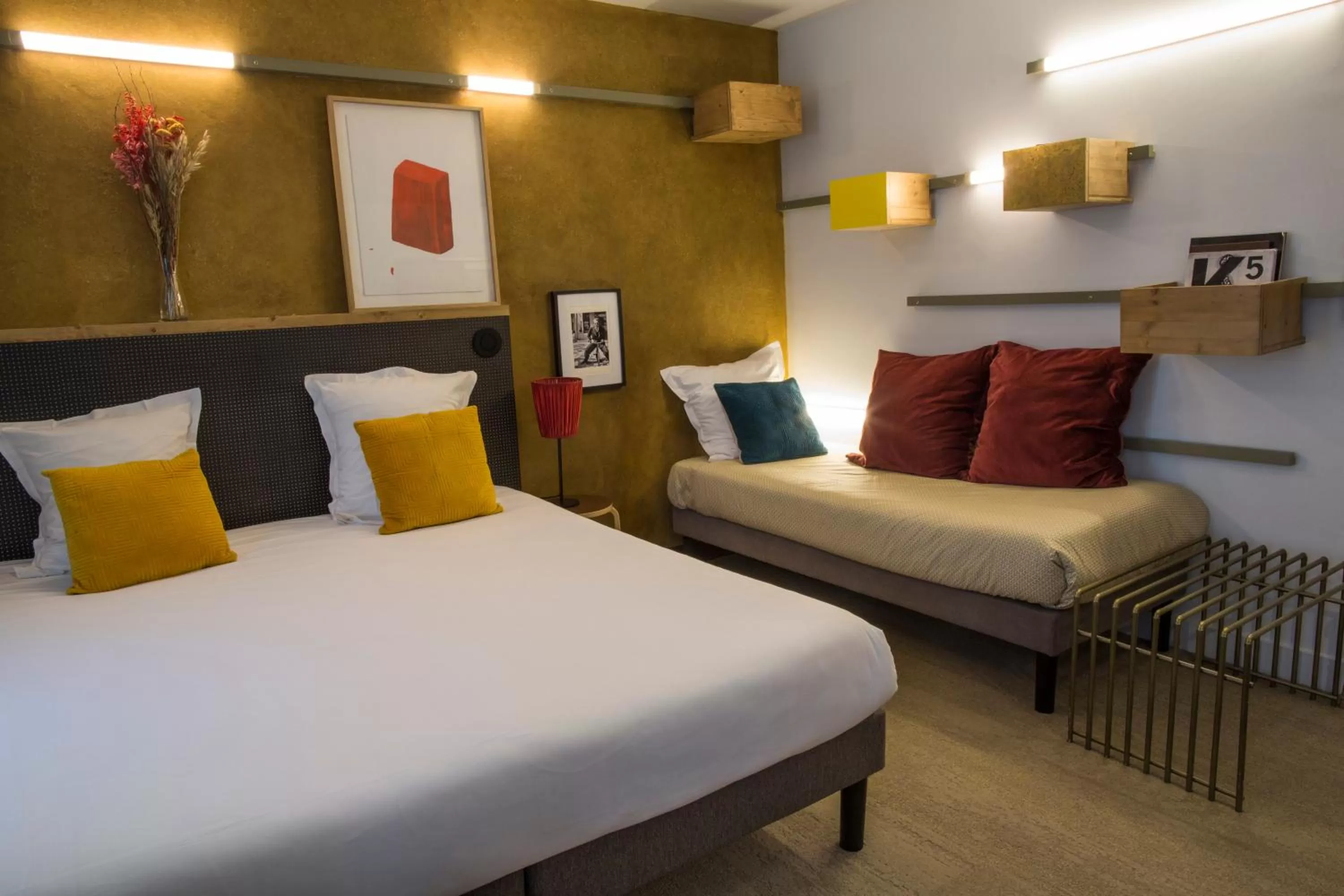 Photo of the whole room, Bed in Hôtel La Nouvelle République & Hammam