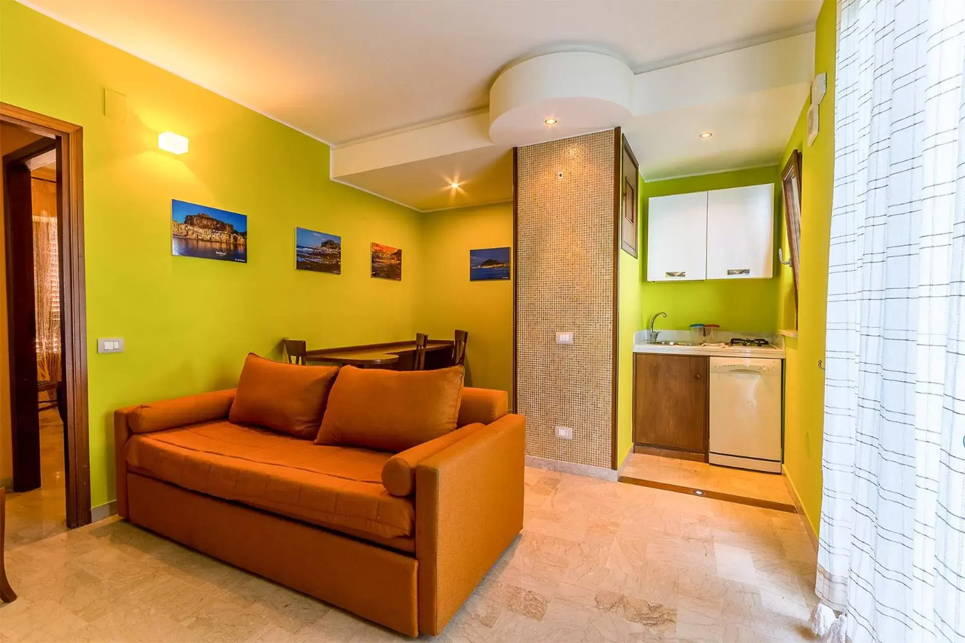 Kitchen or kitchenette, Seating Area in MiraMare Residence Cefalú