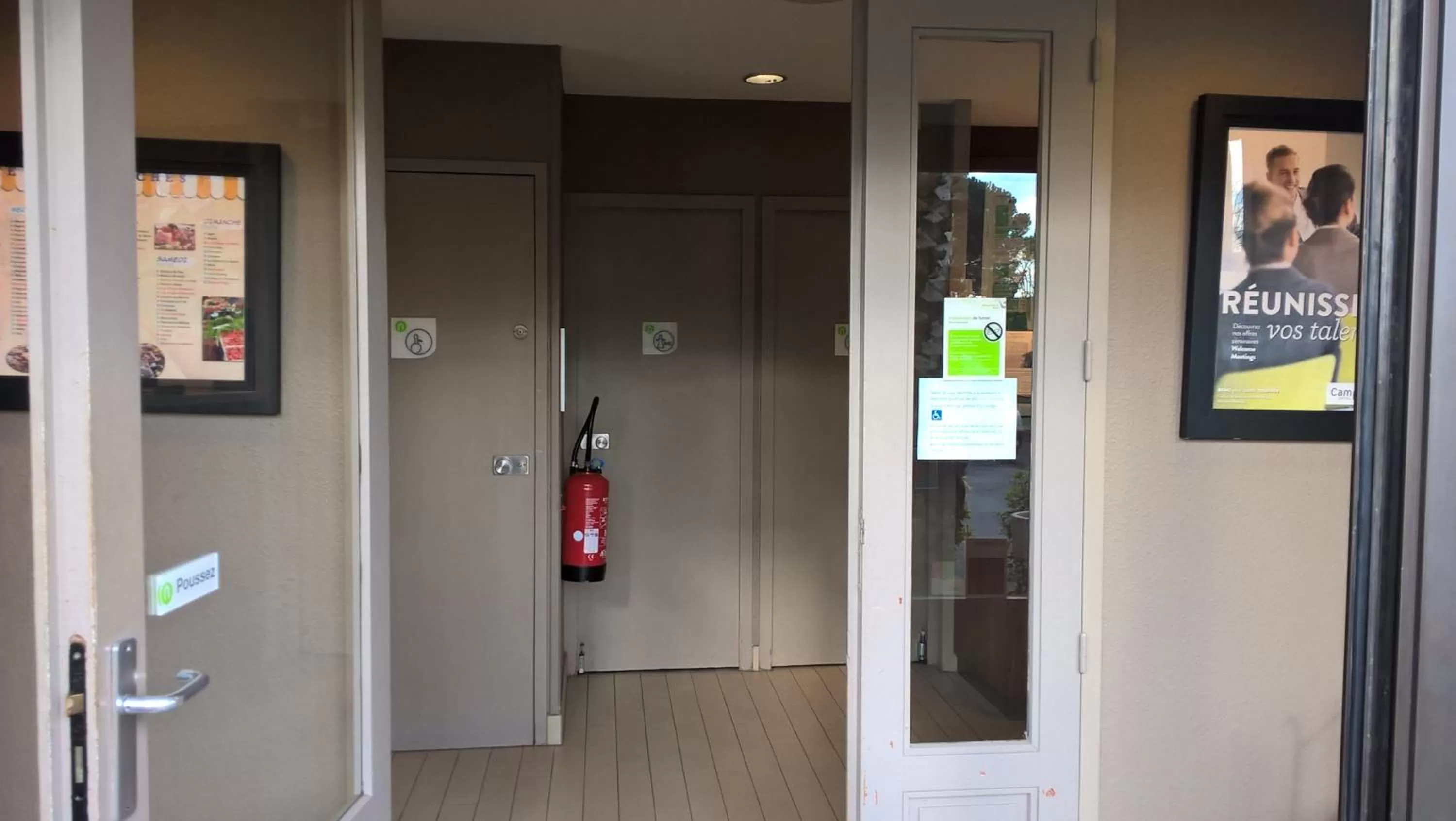 Lobby or reception in Campanile Béziers A9/A75