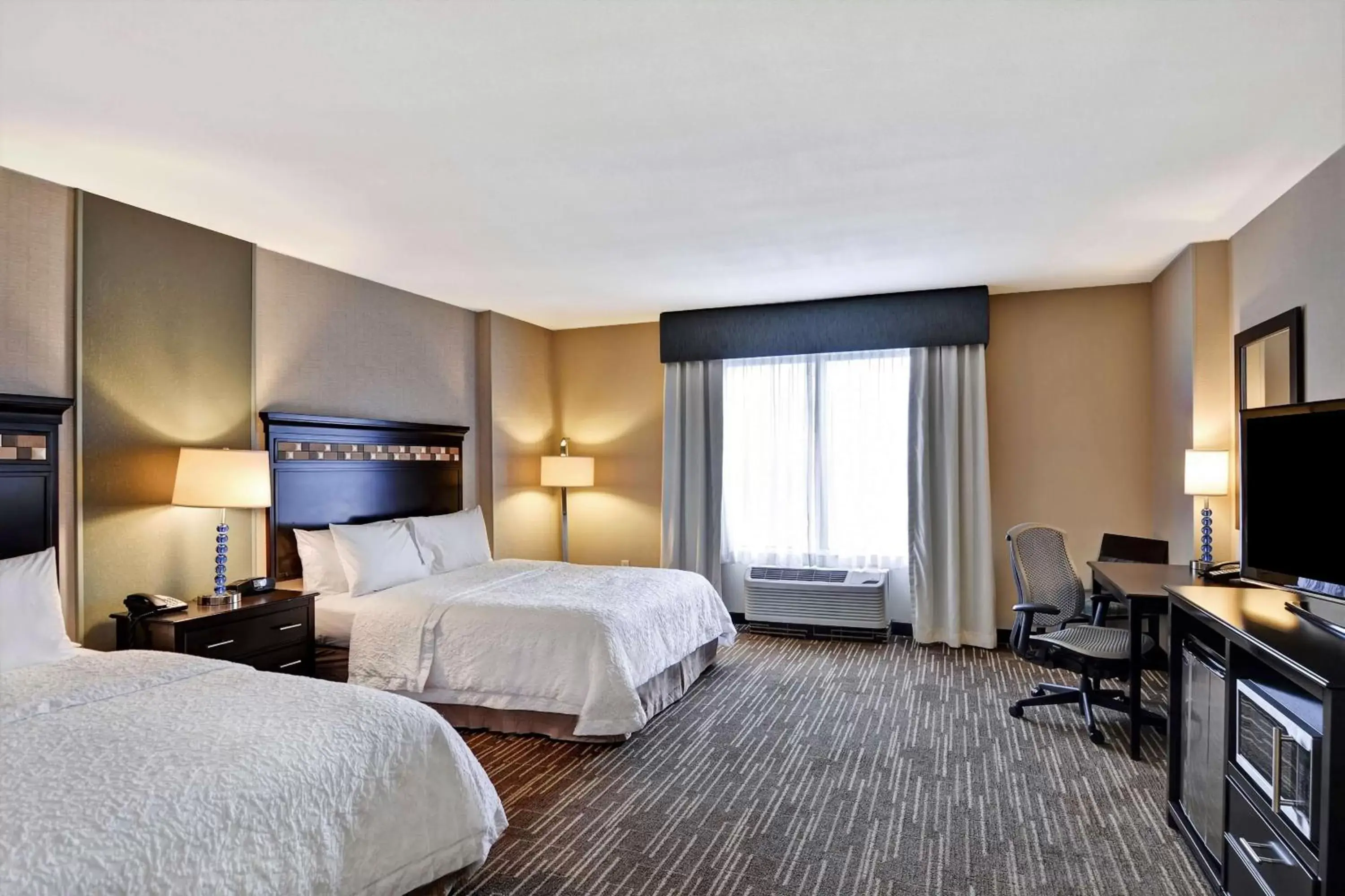 Bedroom, Bed in Hampton Inn & Suites Denver Airport / Gateway Park Bedroom, Bed in Hampton Inn & Suites Denver Airport / Gateway Park