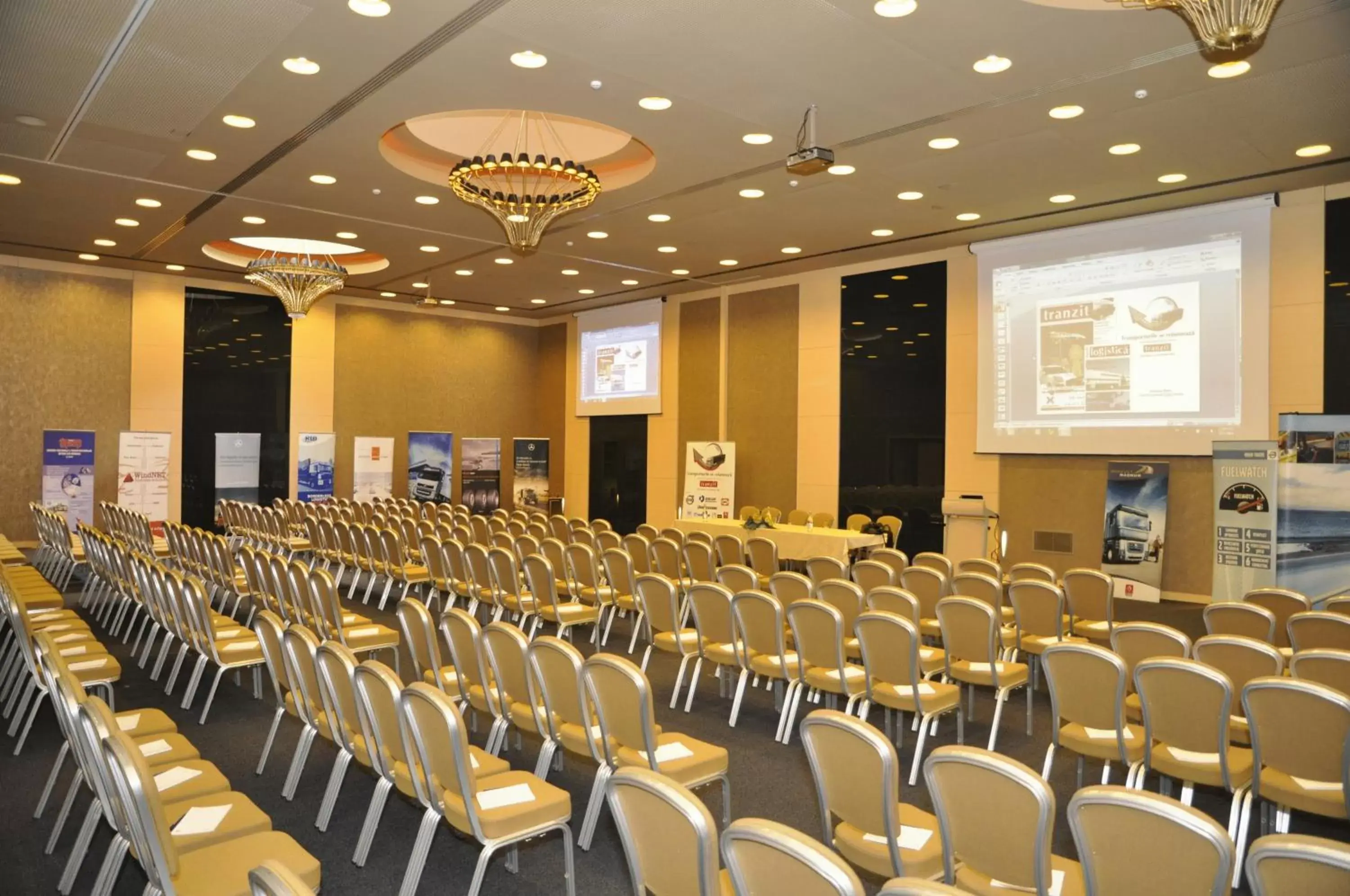Business facilities in Golden Tulip Ana Dome Hotel