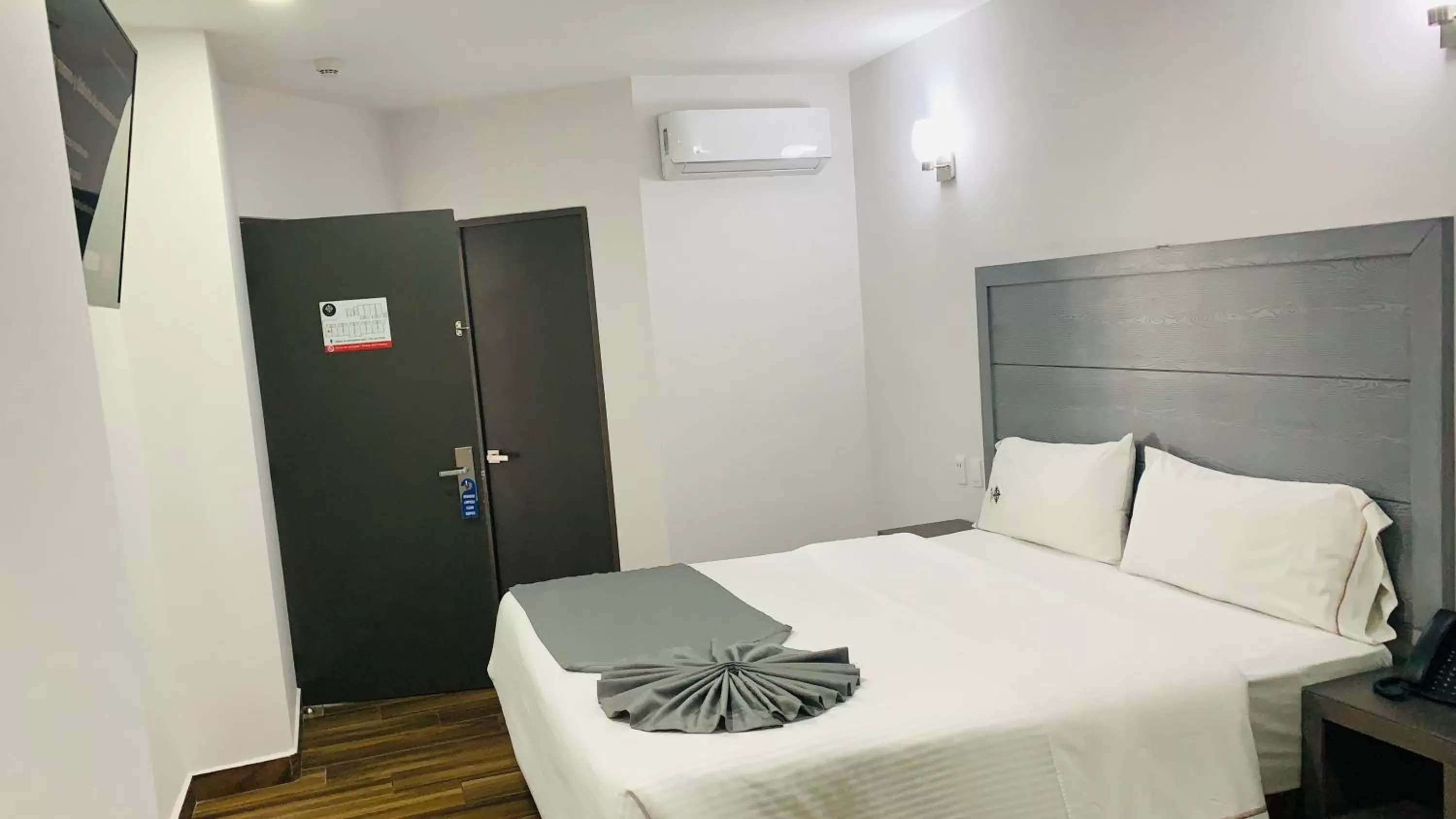 Standard King Room in Hotel Bugari Aeropuerto Guadalajara