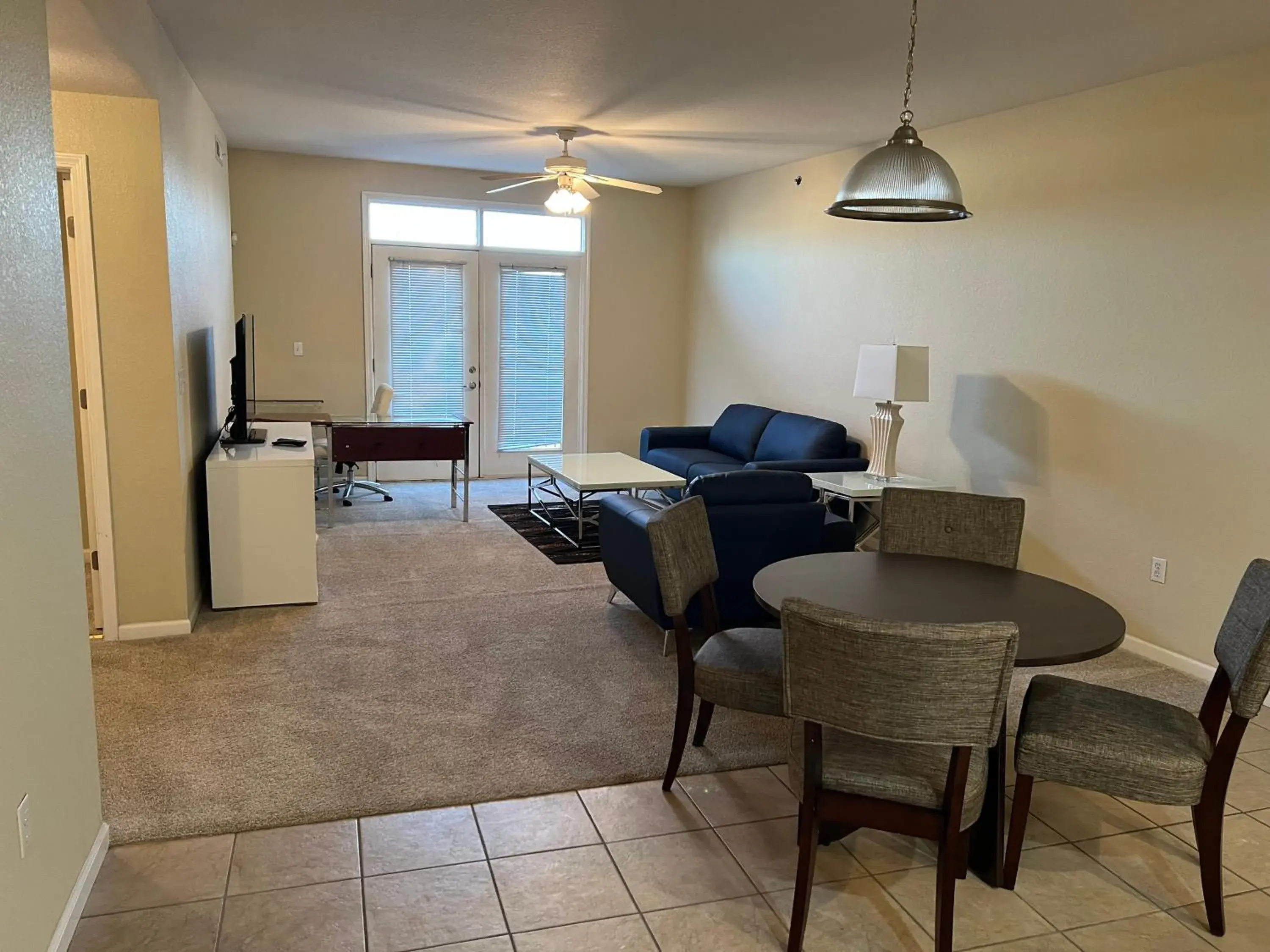 Living room, Seating Area in Washburn Hotel Suites