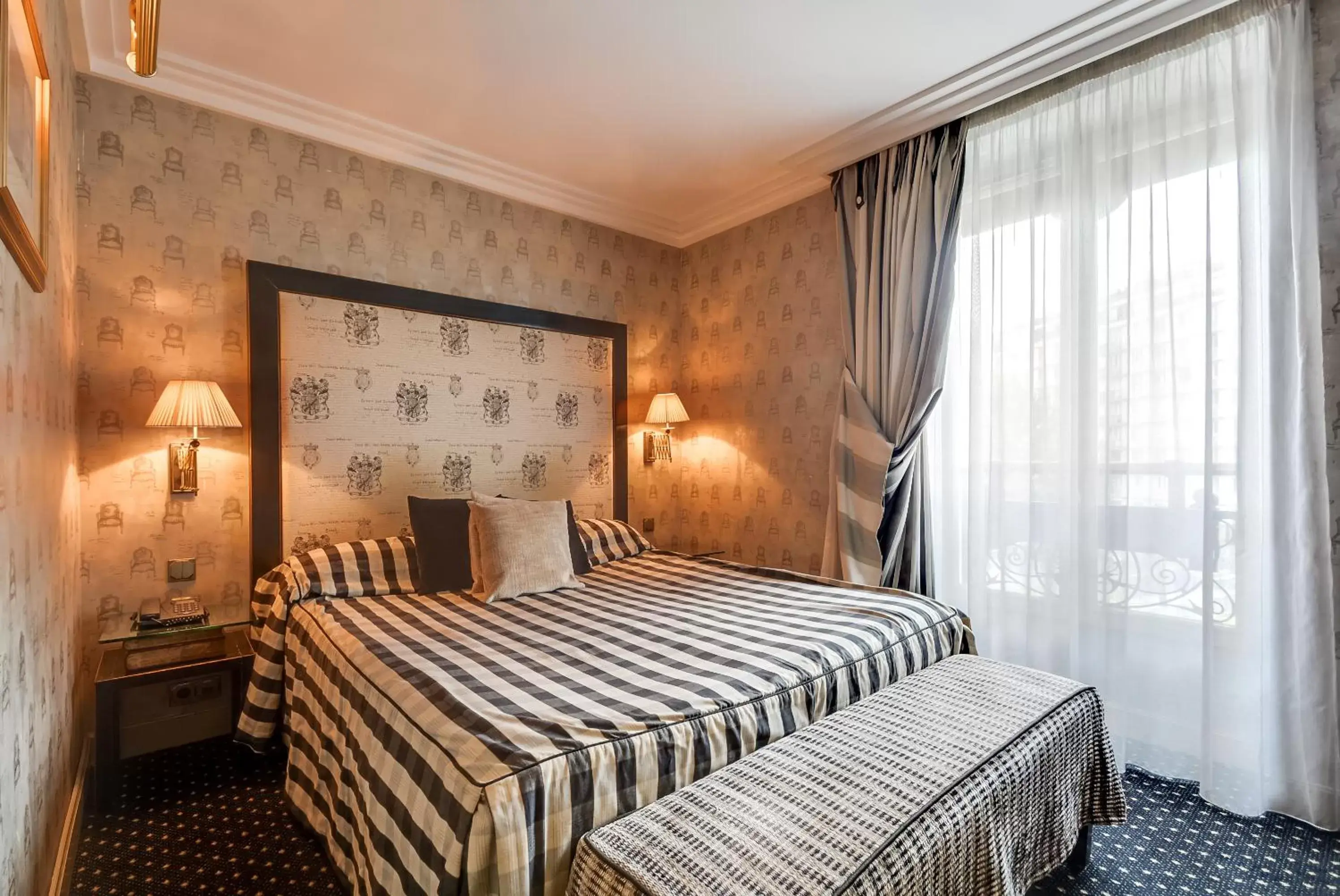 Bed, Room Photo in Villa Lutece Port Royal