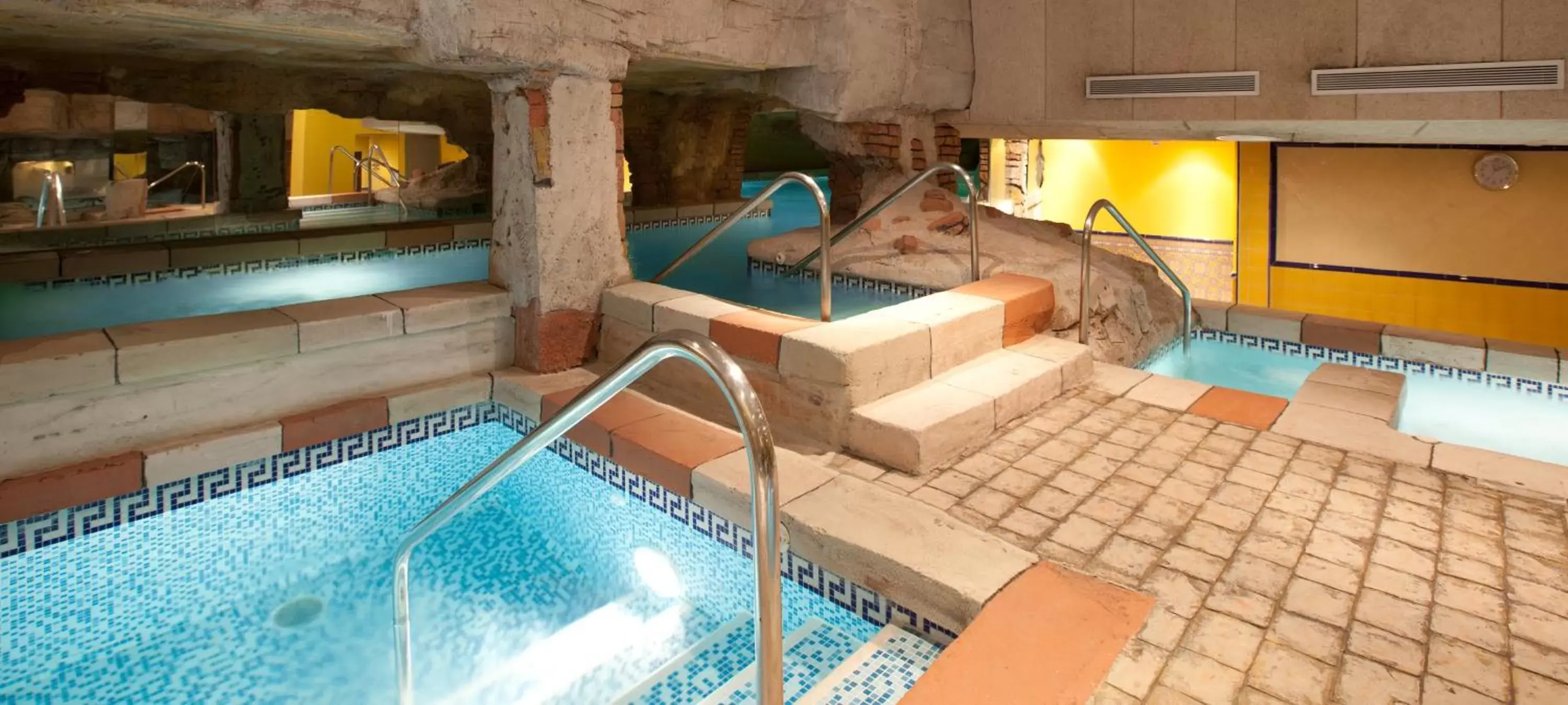 Hot Spring Bath, Swimming Pool in Senator Cádiz Spa Hotel