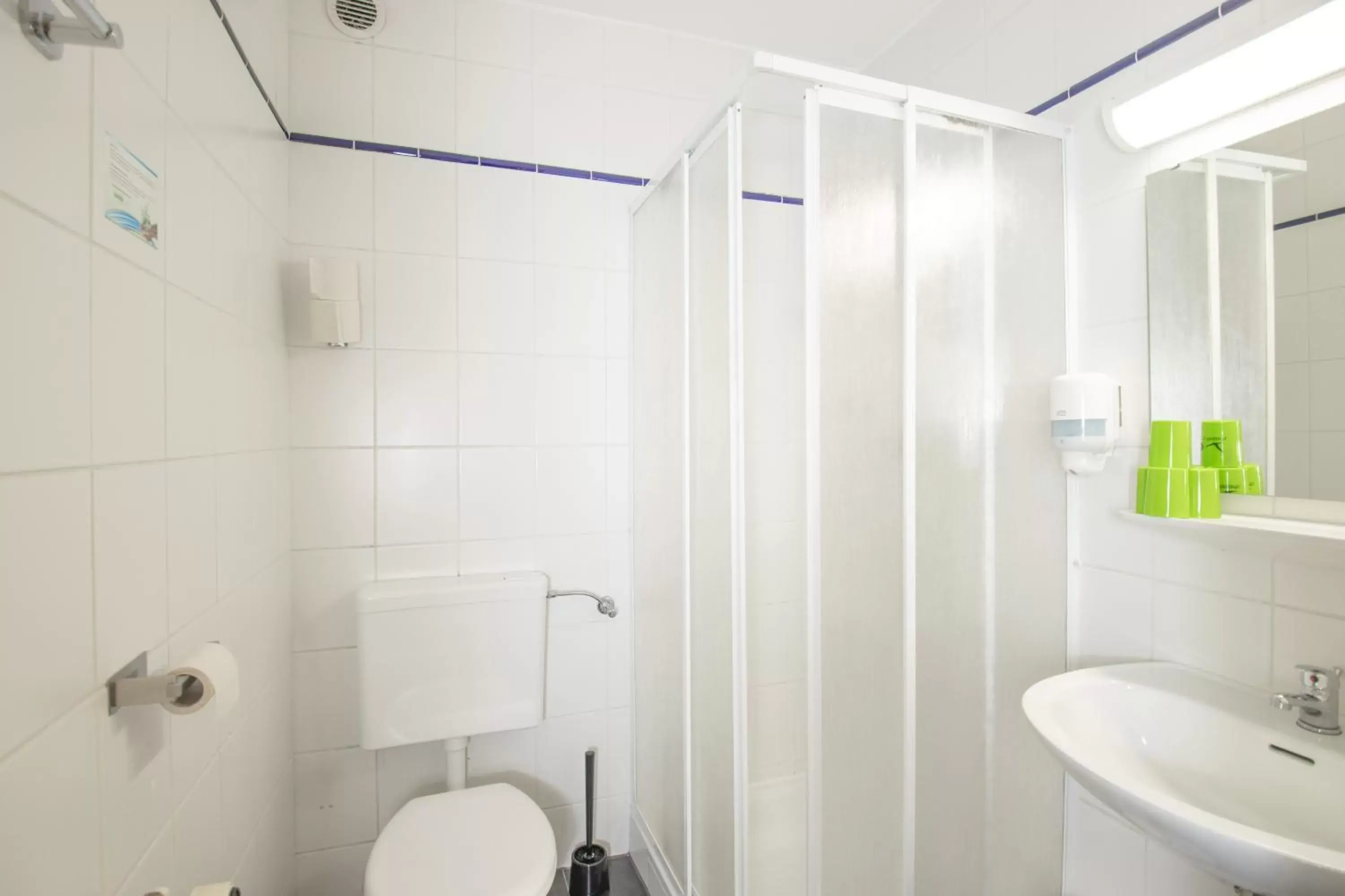 Bathroom in Hotel garni Zwickau-Mosel