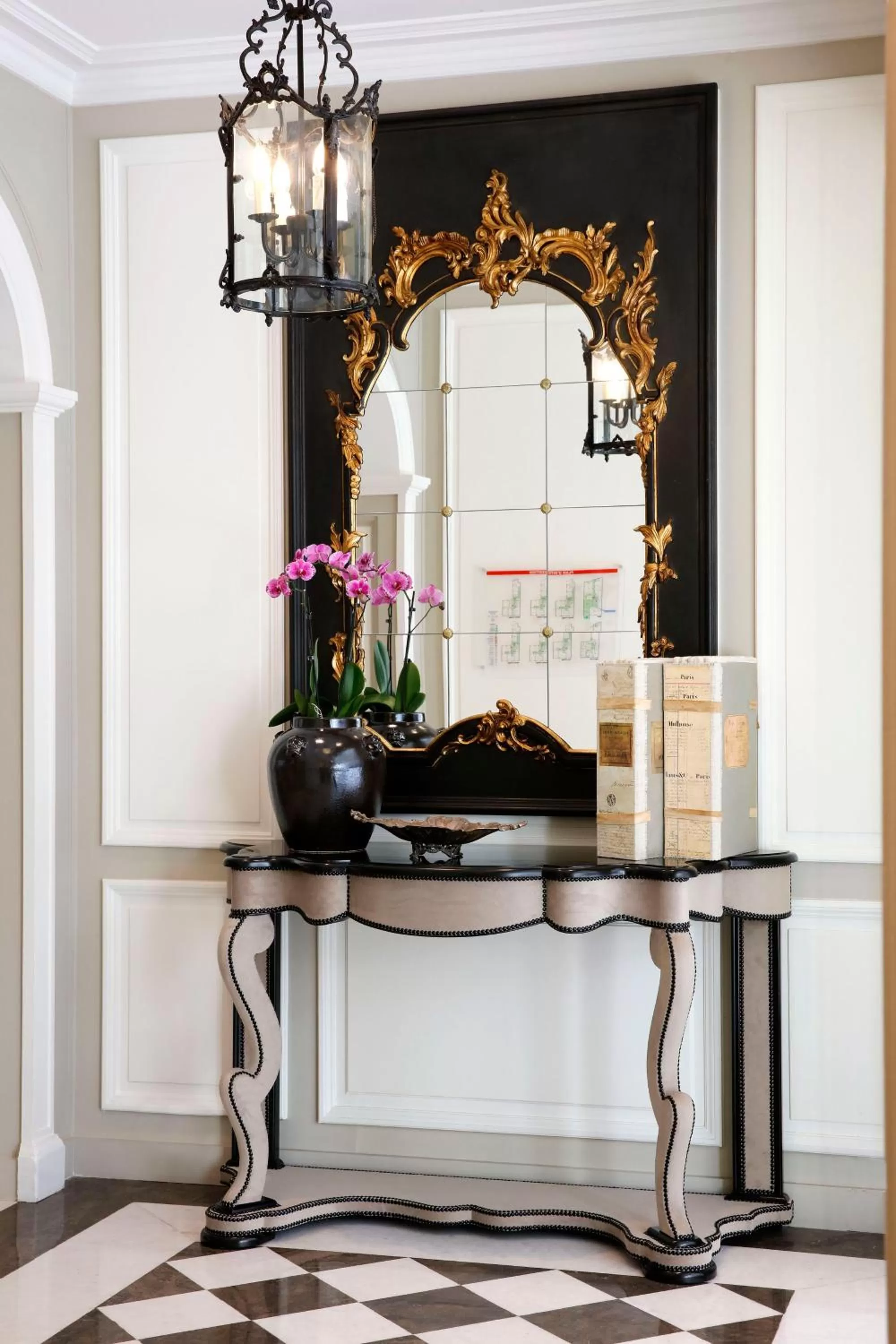 Lobby or reception in Hôtel Serotel Lutèce