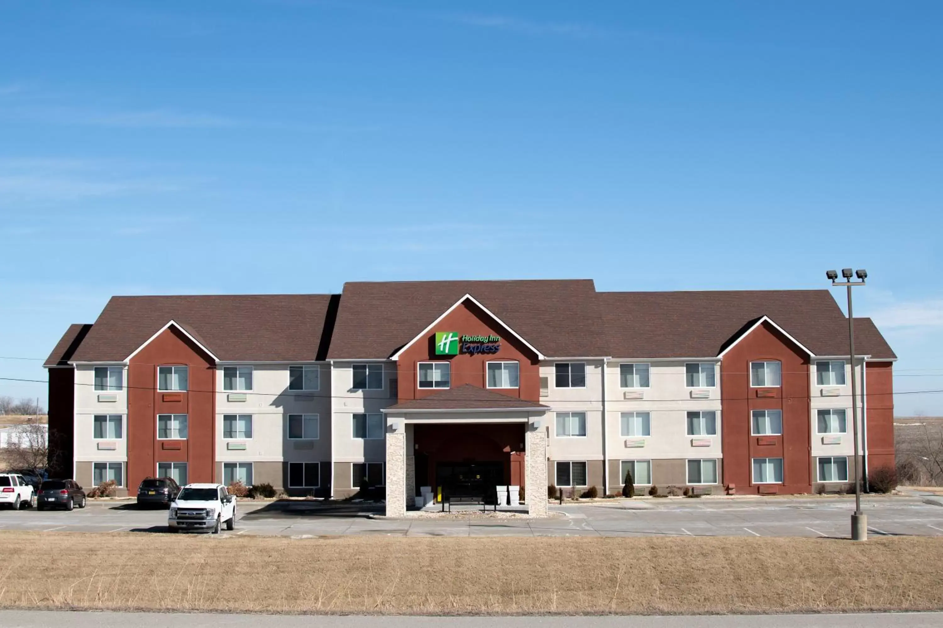 Property Building in Holiday Inn Express Hotel & Suites Maryville, an IHG Hotel