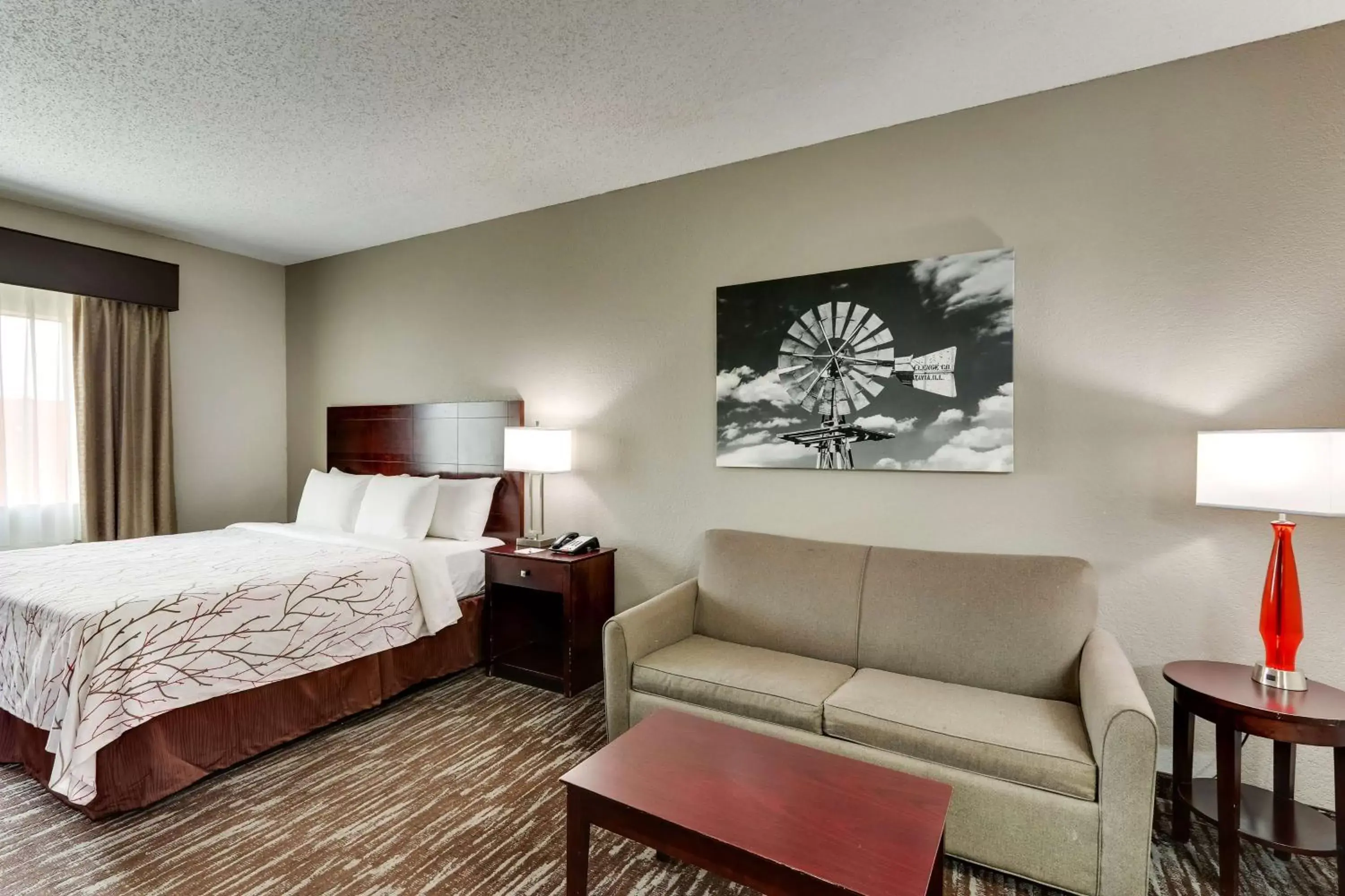 Bedroom in Best Western PLUS University Inn & Suites