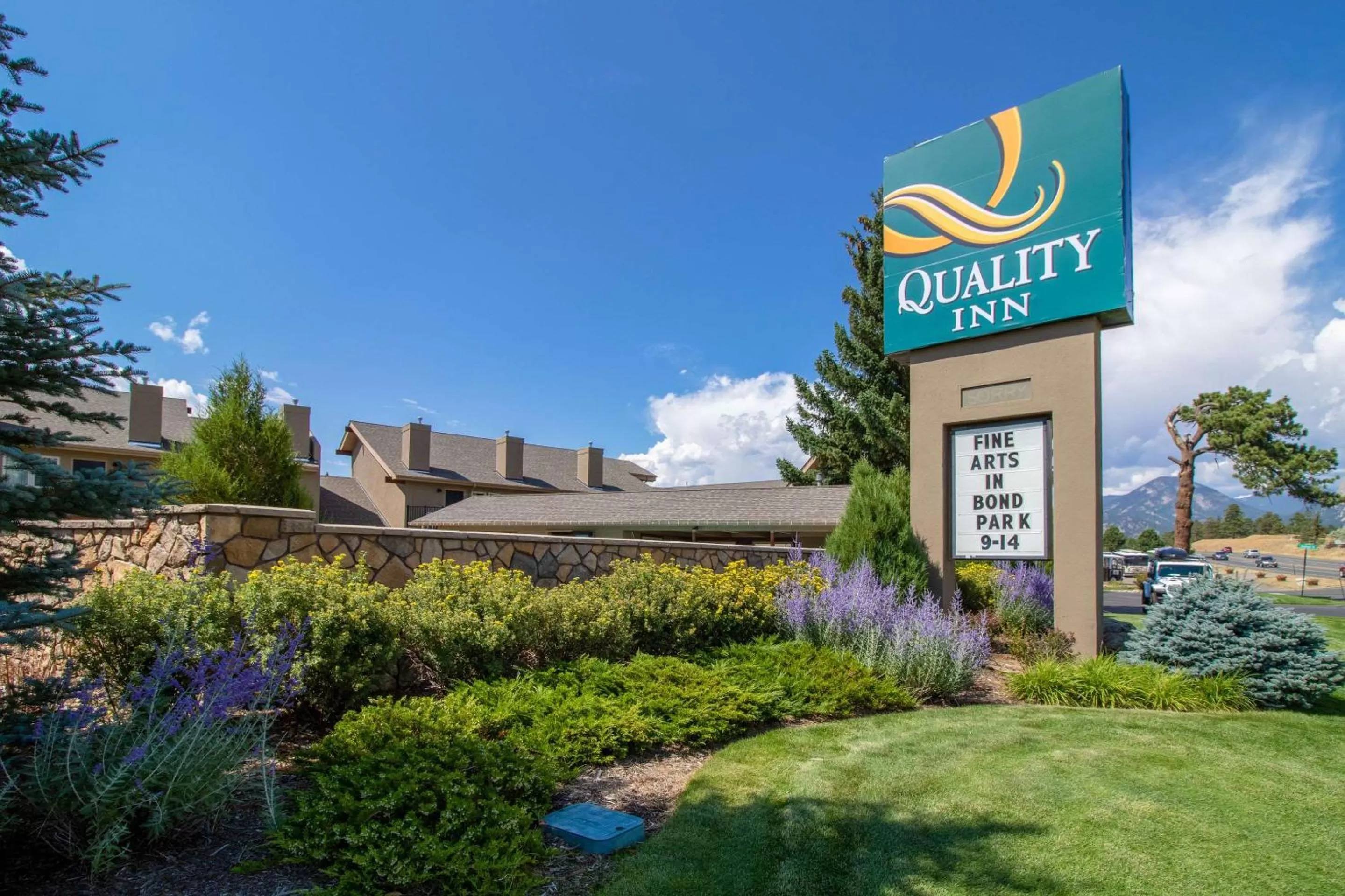 Property building in Quality Inn near Rocky Mountain National Park