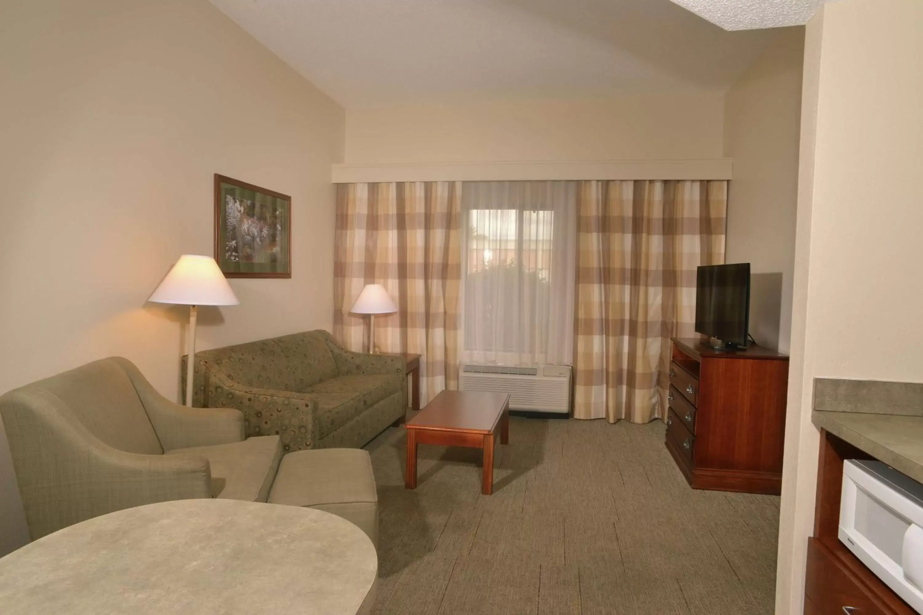 Bedroom, Seating Area in Hampton Inn & Suites Springfield