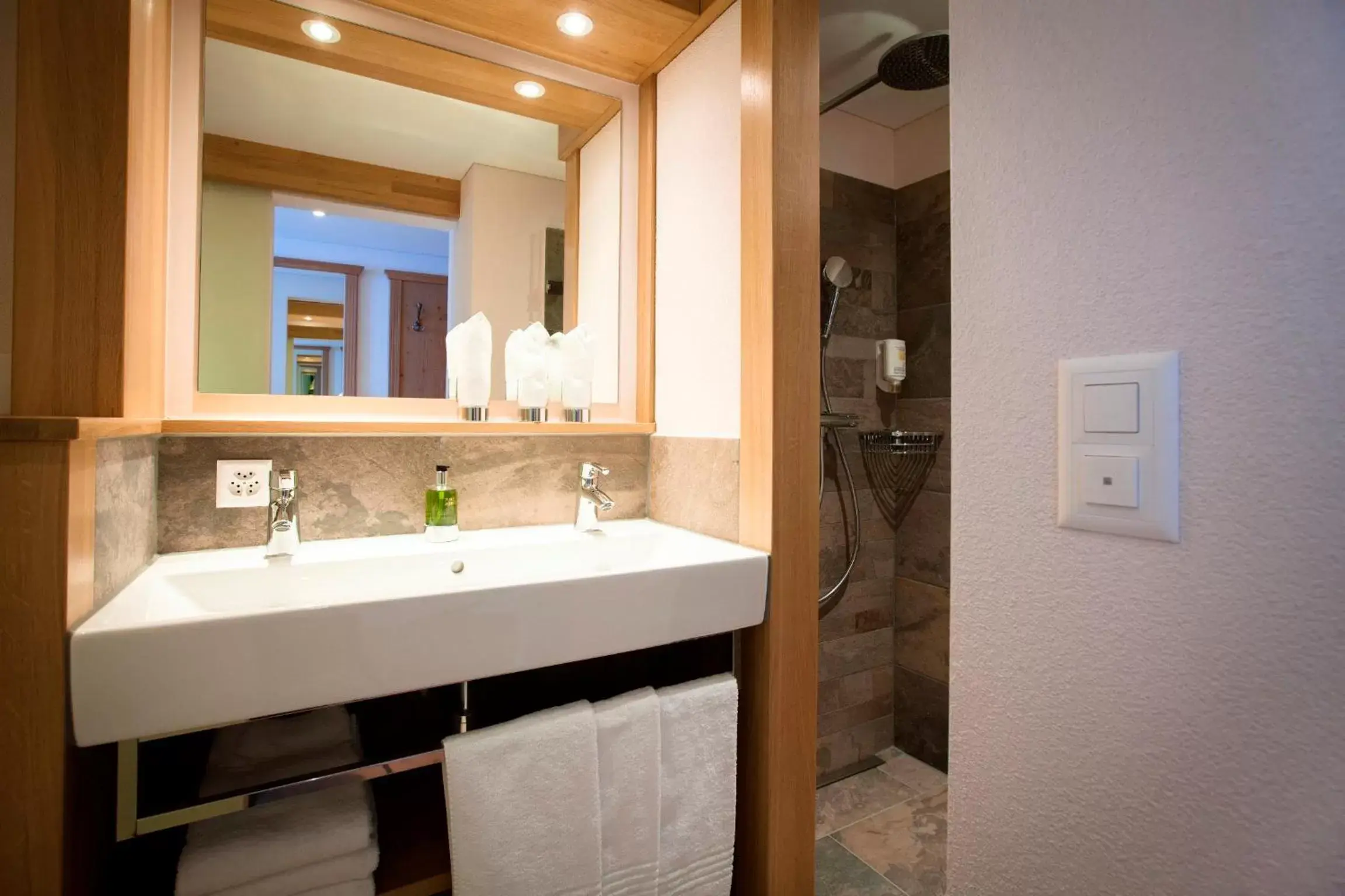 Shower, Bathroom in Berghotel Trübsee