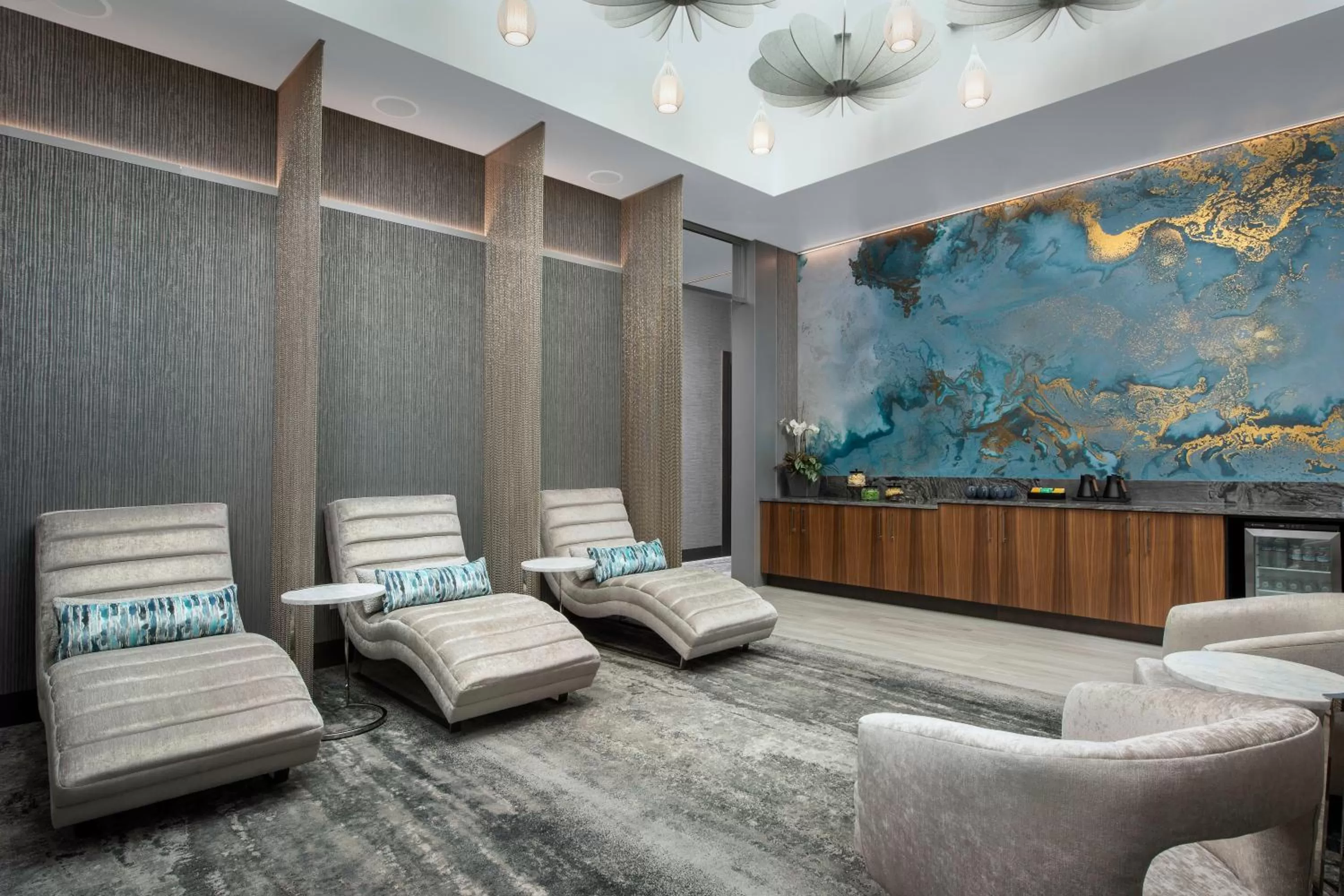 Spa and wellness centre/facilities, Bed in Silver Cloud Hotel Tacoma at Point Ruston Waterfront