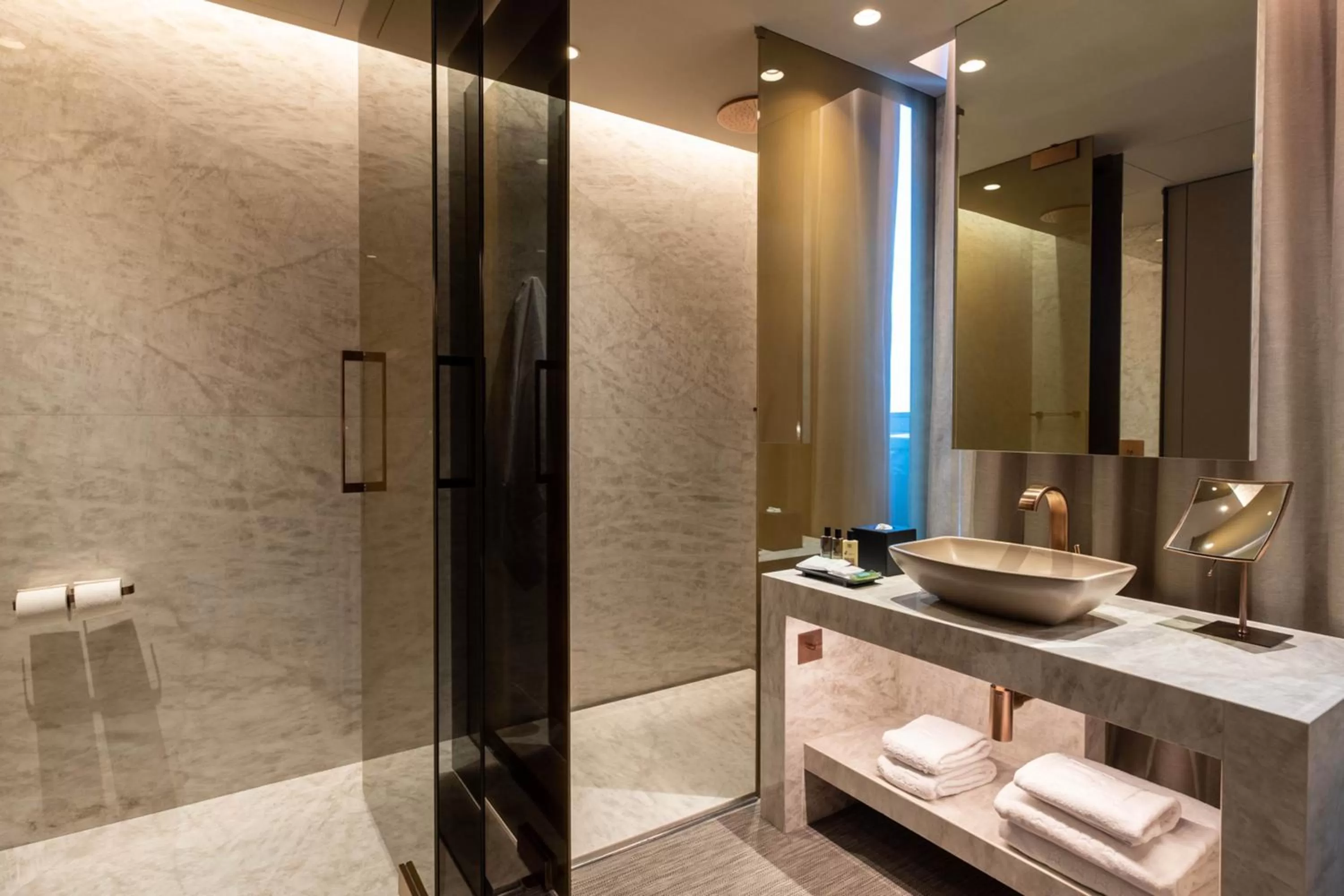 Shower in BessaHotel Baixa