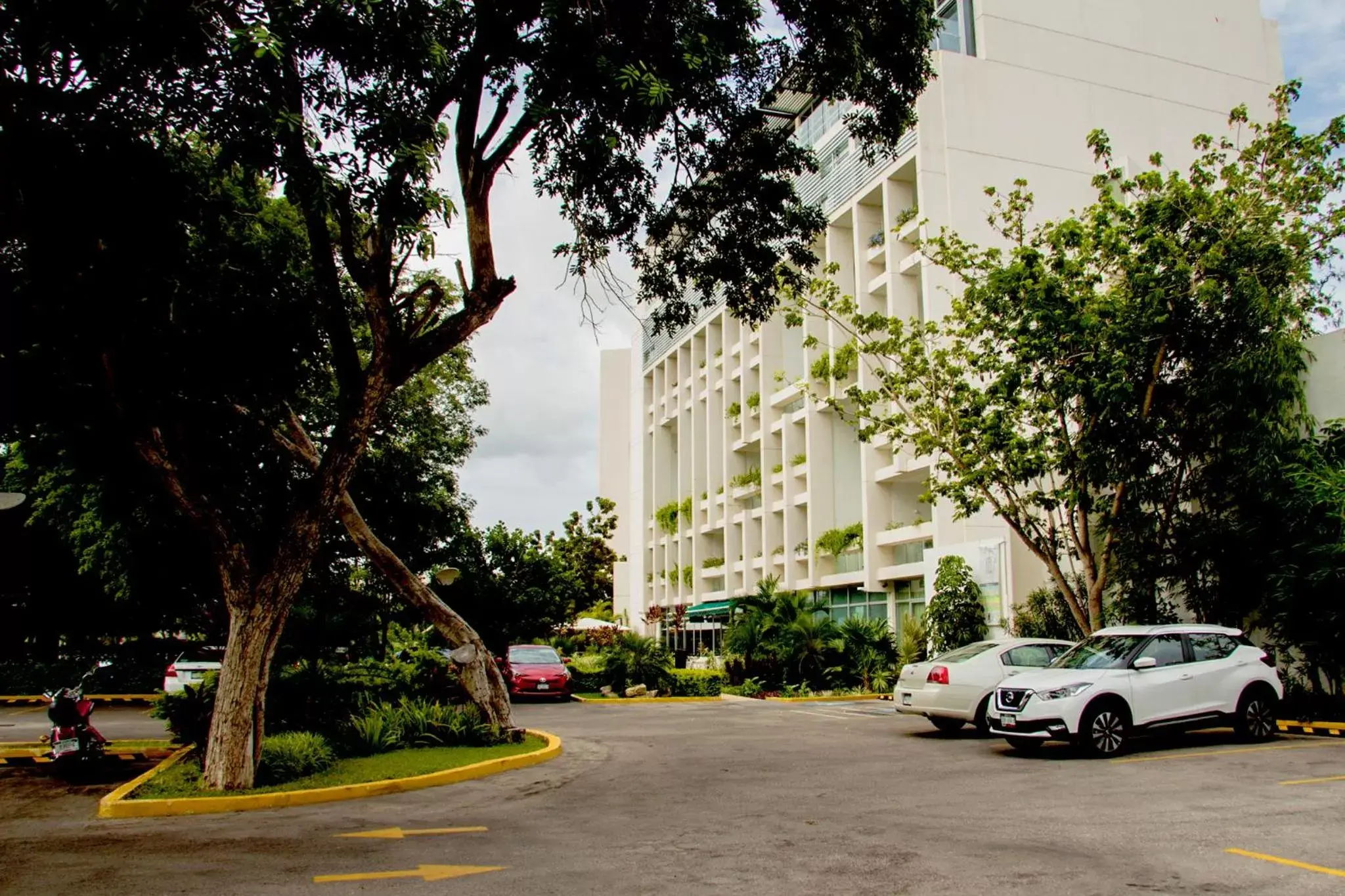 Parking, Property Building in Mesón de la Luna Hotel & Spa