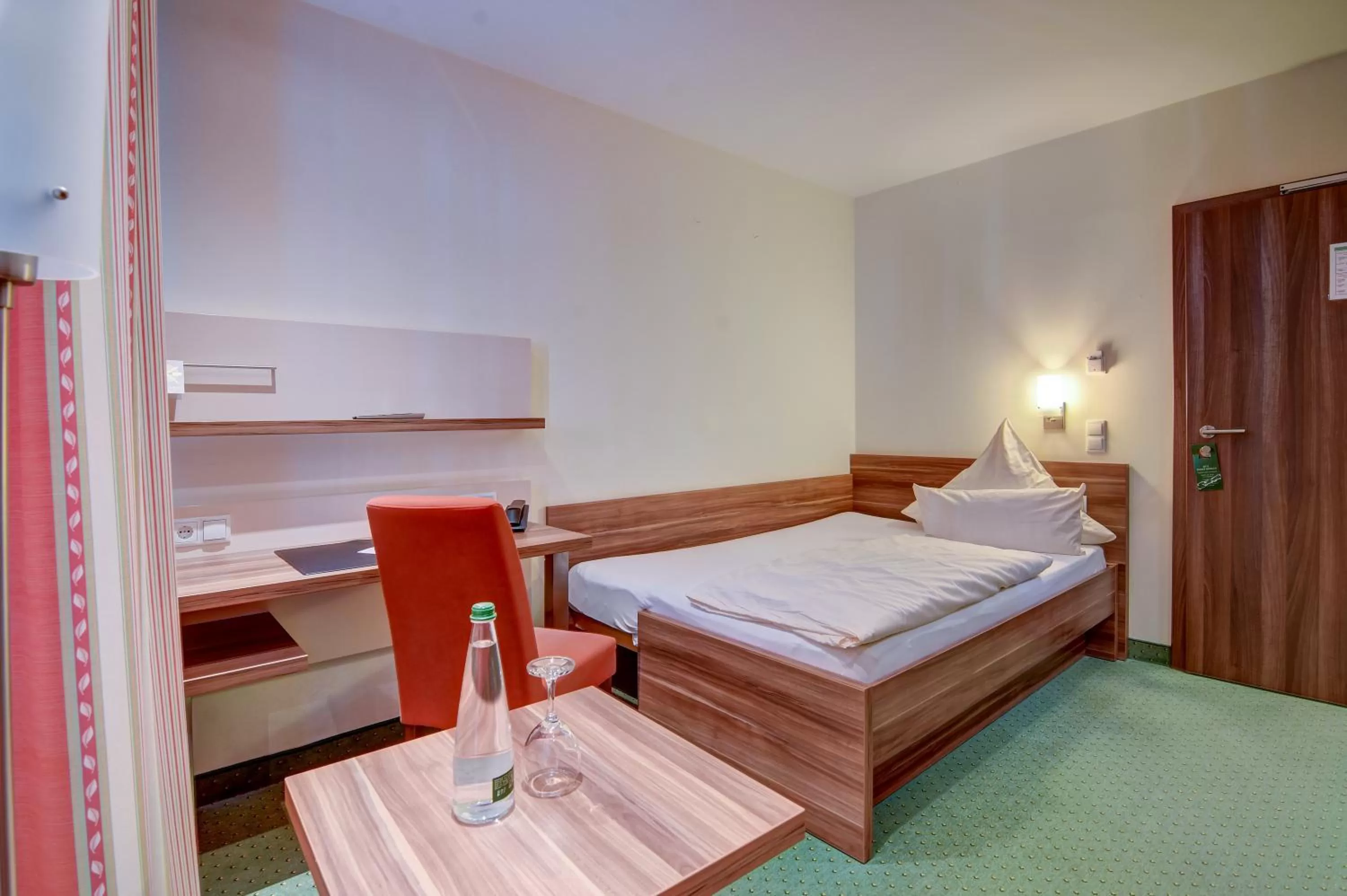 Photo of the whole room, Bed in Wertheimer Stuben