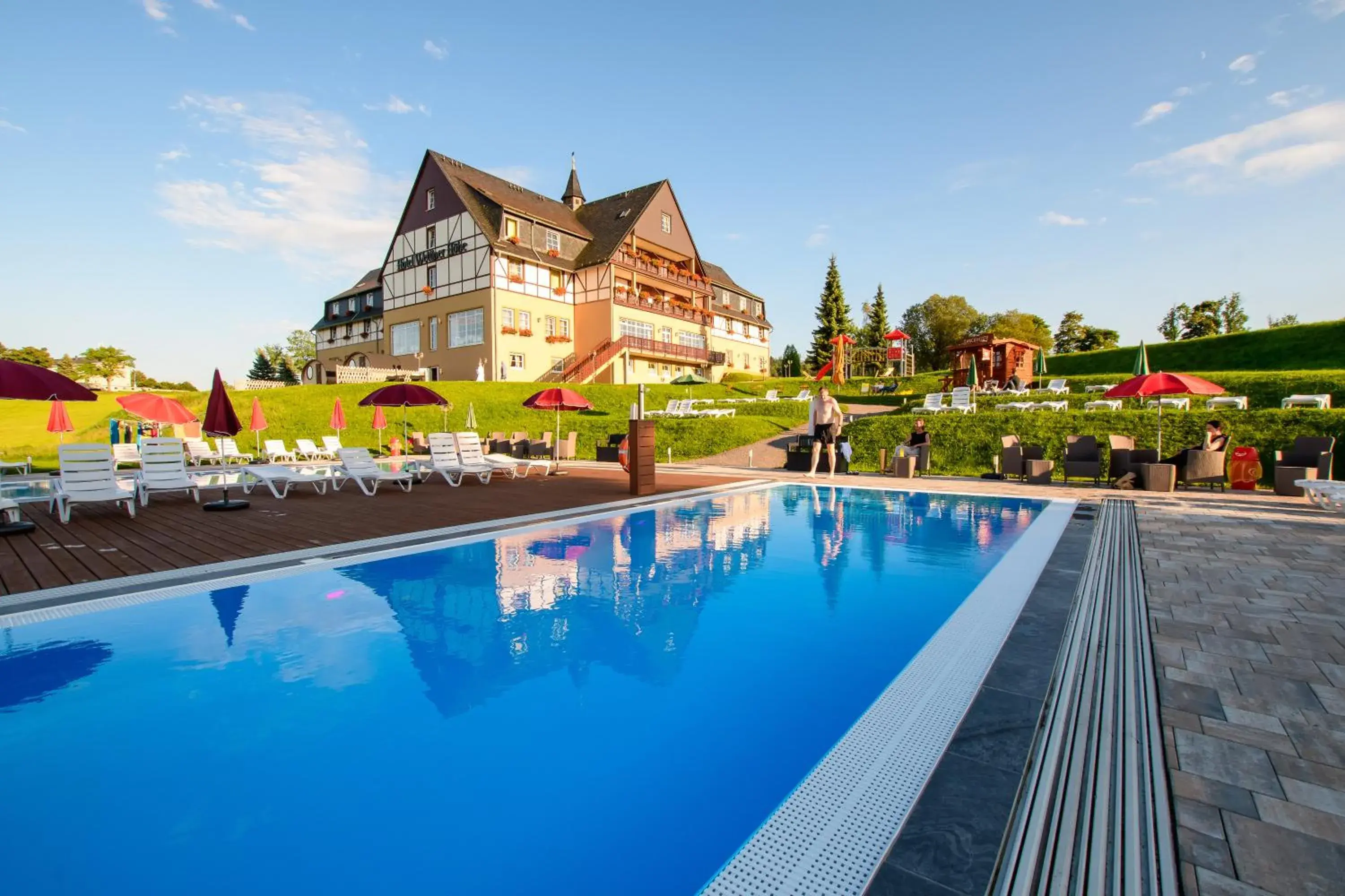 Property building, Swimming Pool in Panorama Berghotel Wettiner Hohe