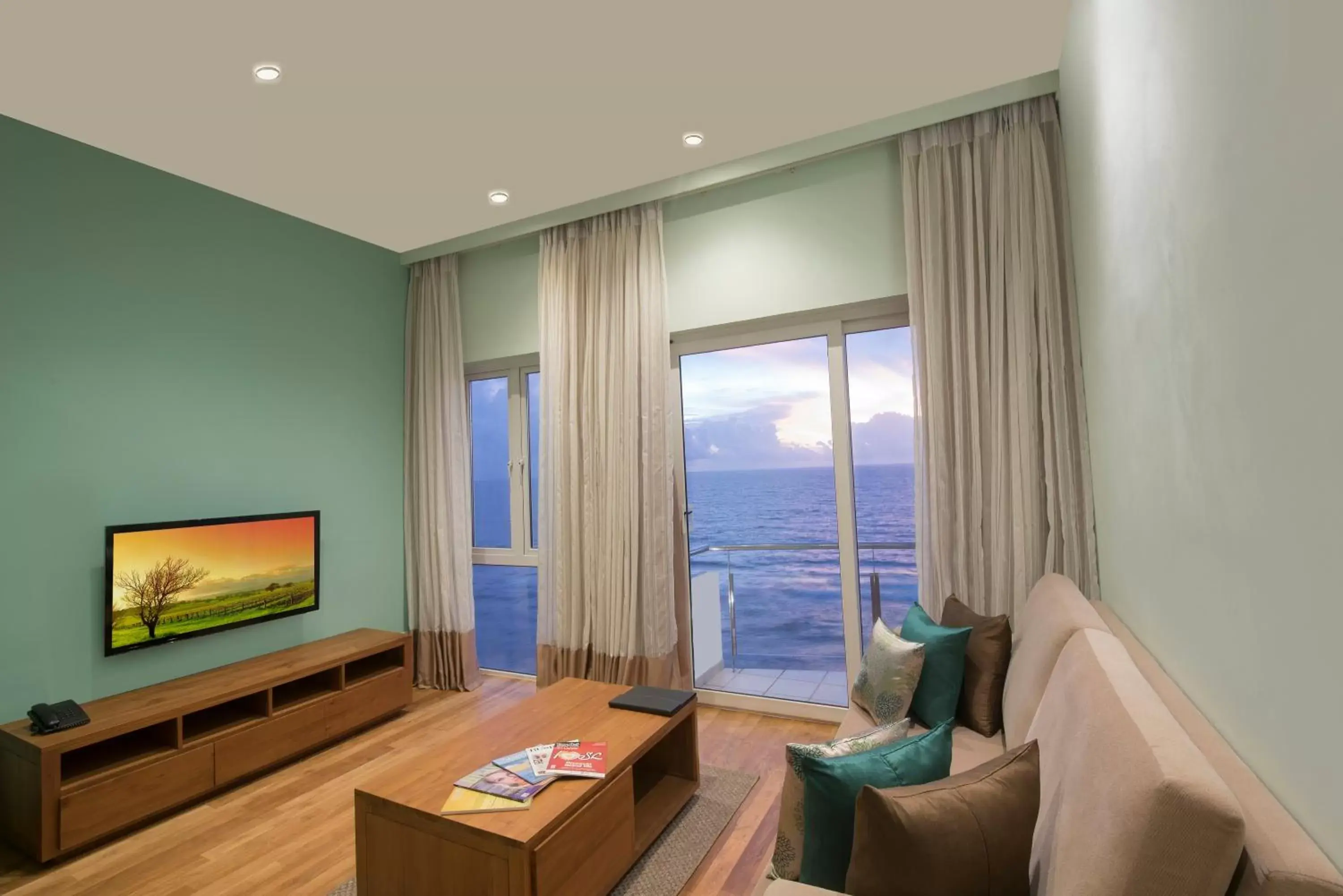 Living room, Seating Area in Ocean Edge Suites & Hotel Colombo