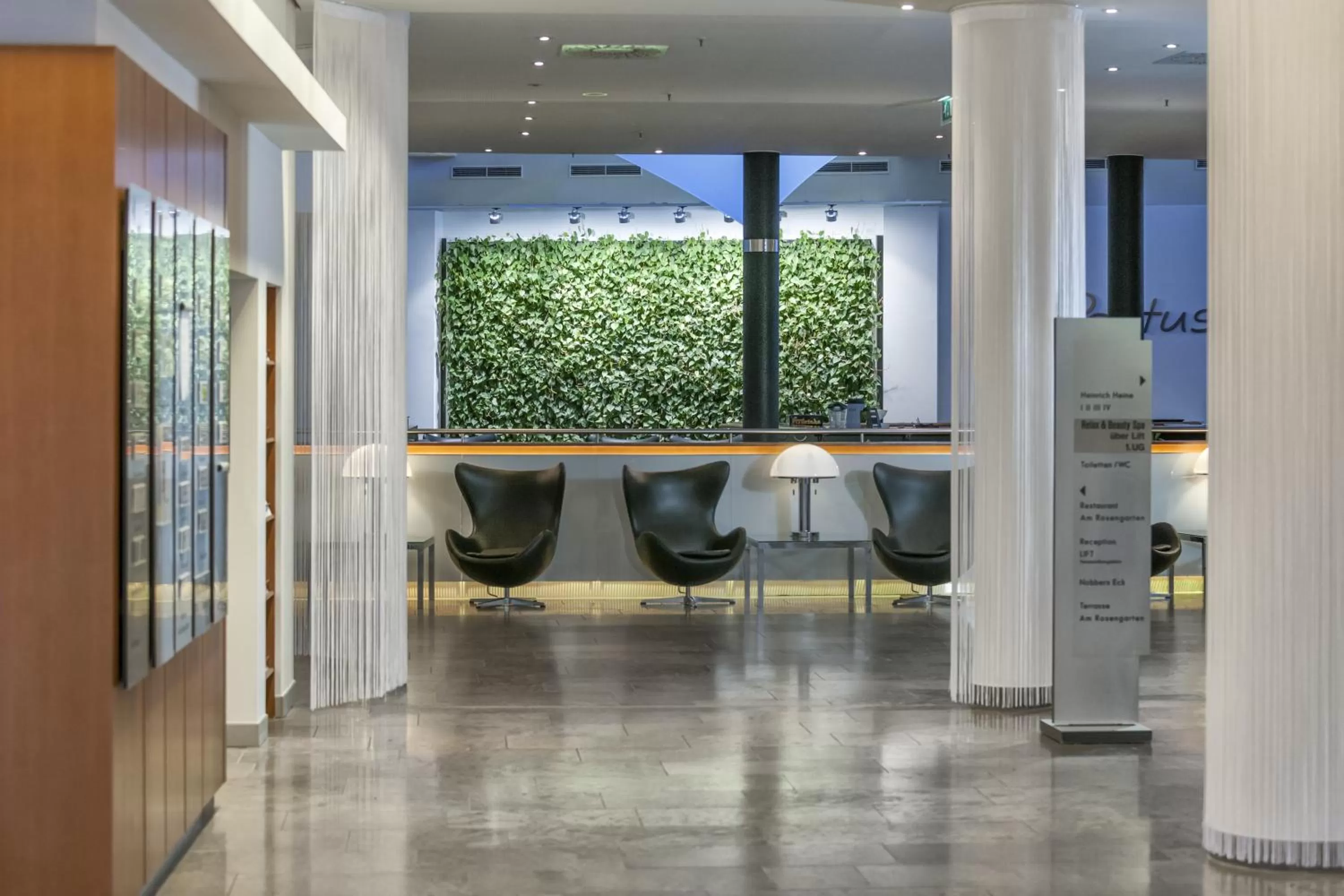 Lobby or reception in Dorint Kongresshotel Düsseldorf/Neuss