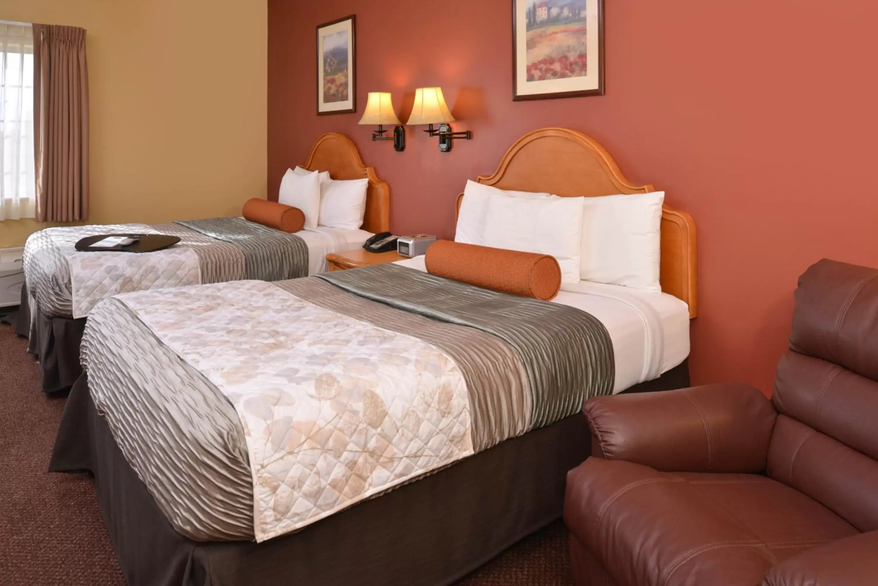 Bed in Country Hearth Inn & Suites Edwardsville