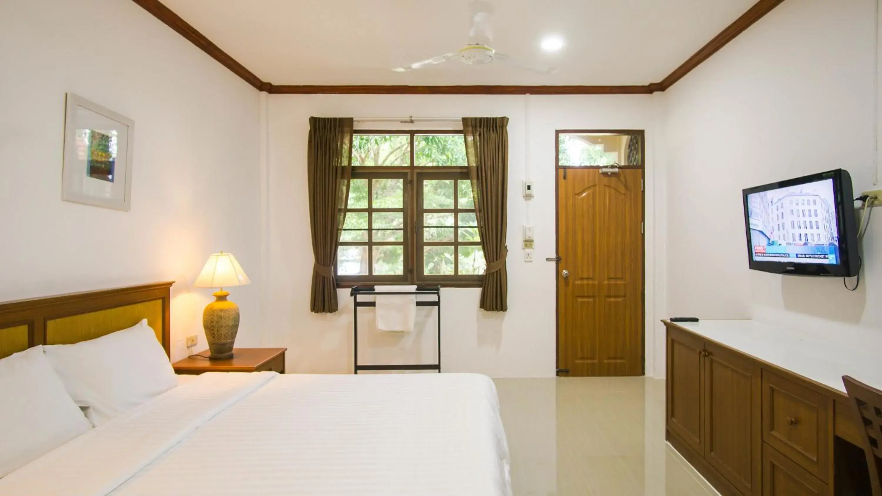 Photo of the whole room, Bed in Garden Home Kata Photo of the whole room, Bed in Garden Home Kata