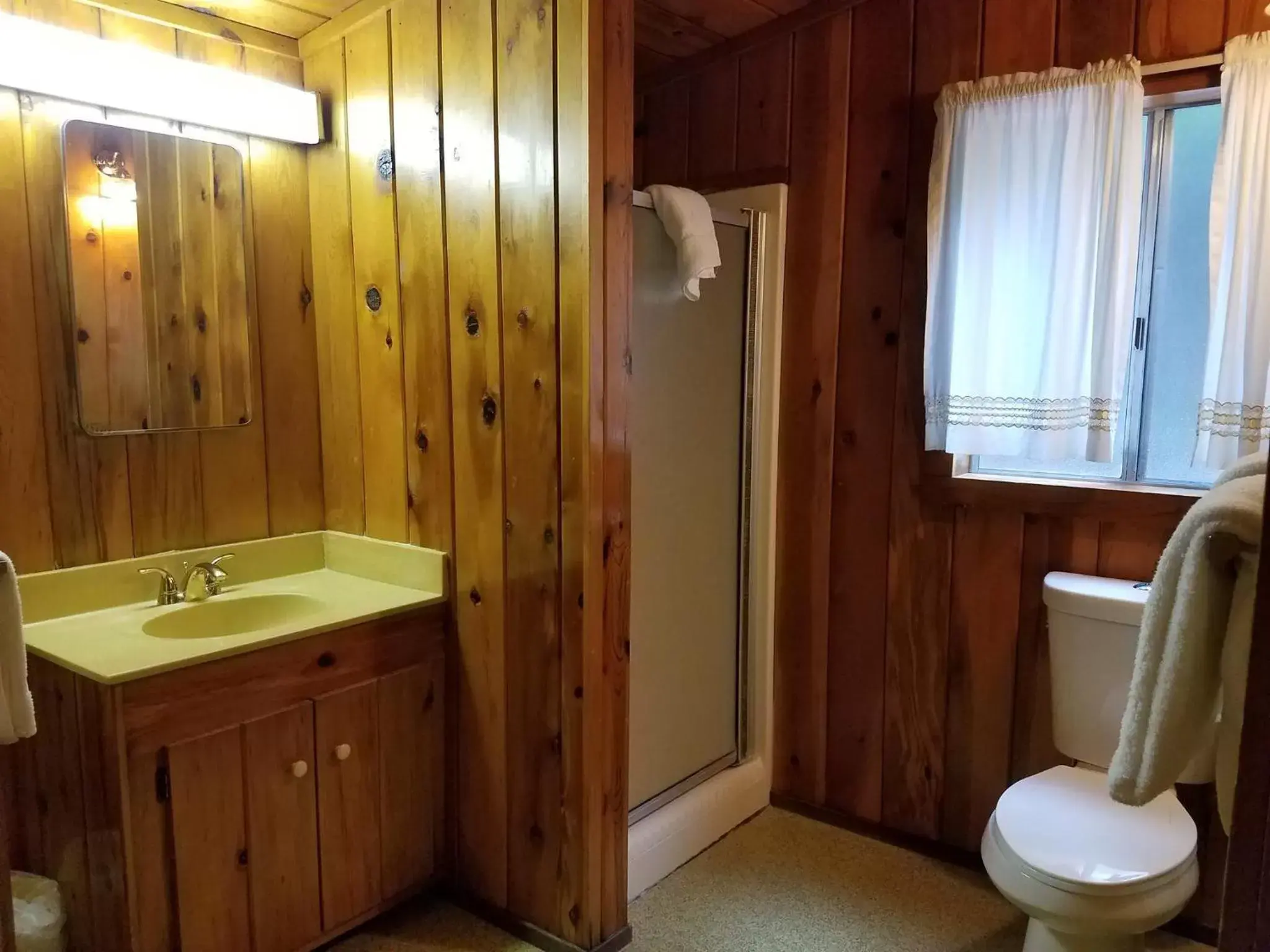 Bathroom in Fern River Resort