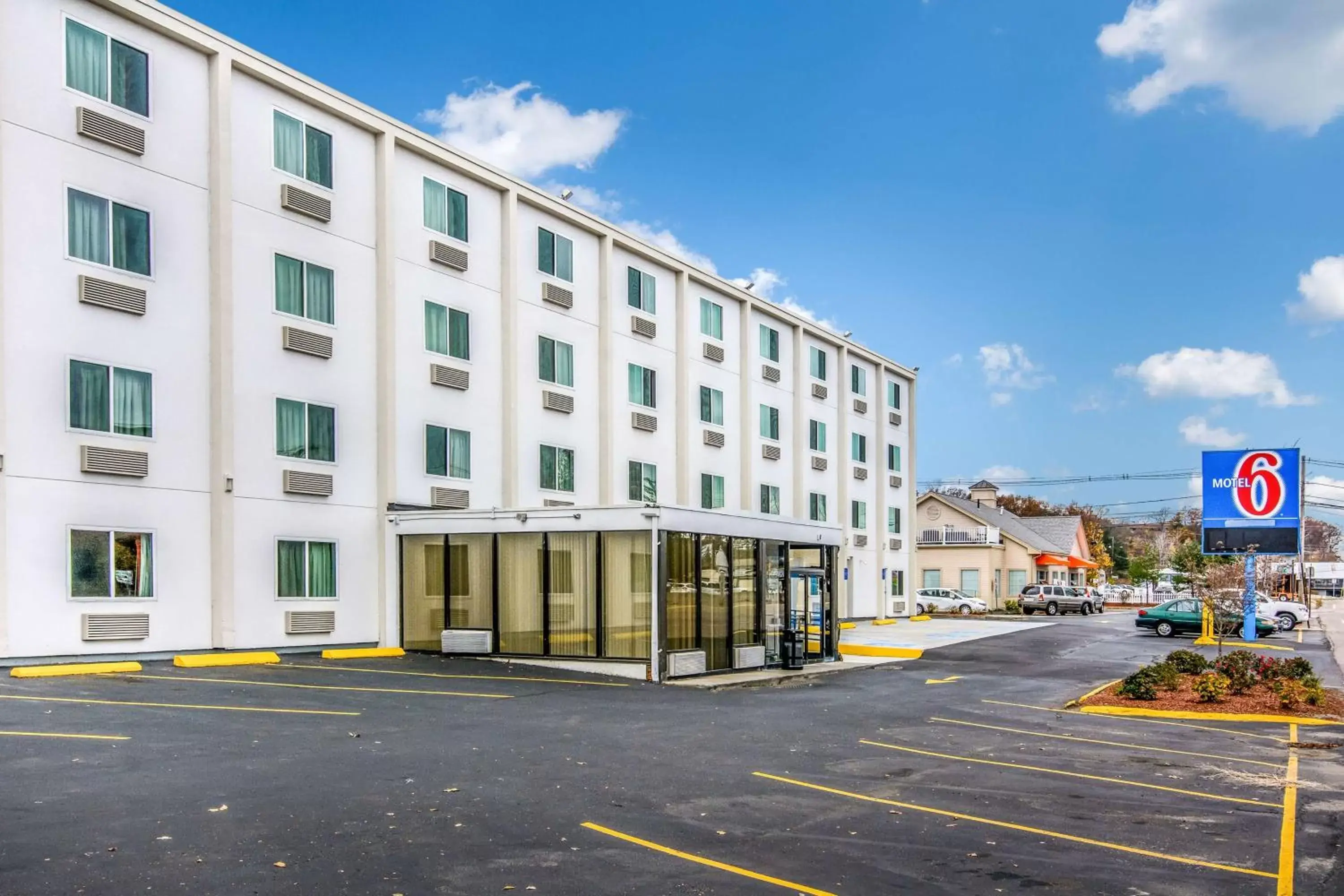 Property building in Motel 6-Framingham, MA - Boston West