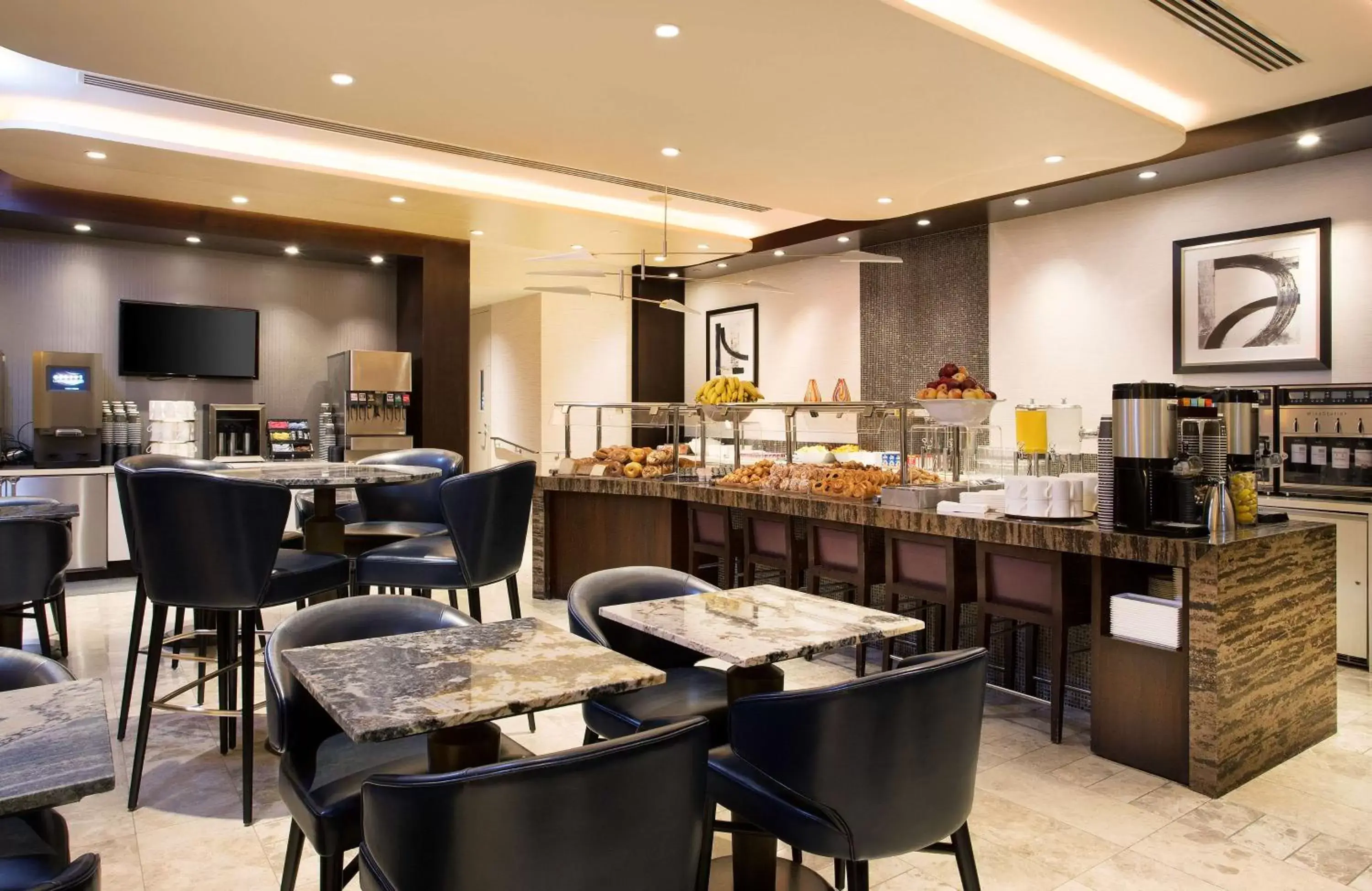 Property building, Restaurant/Places to Eat in New York Hilton Midtown